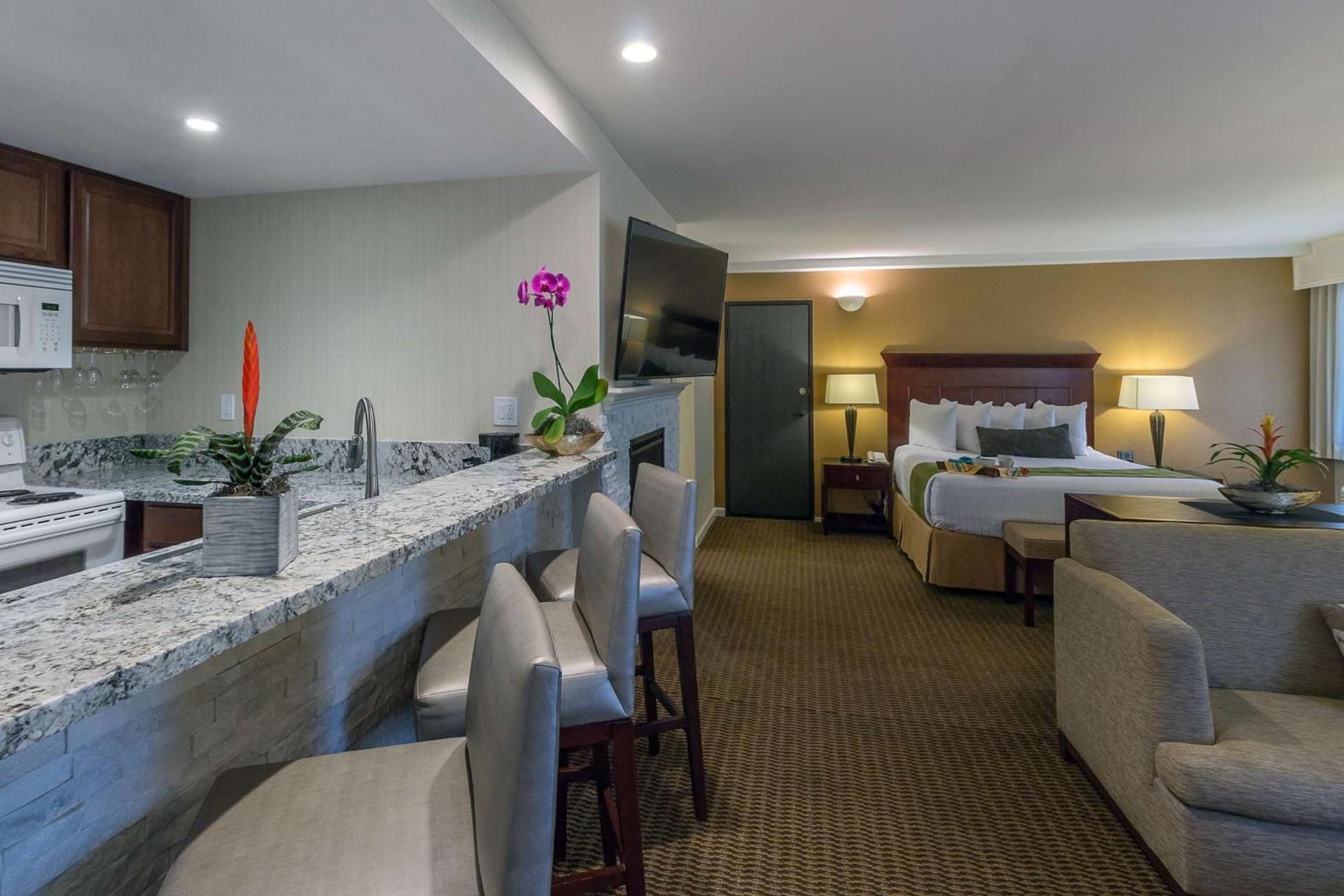 Best Western Plus Carpinteria Inn photo 48
