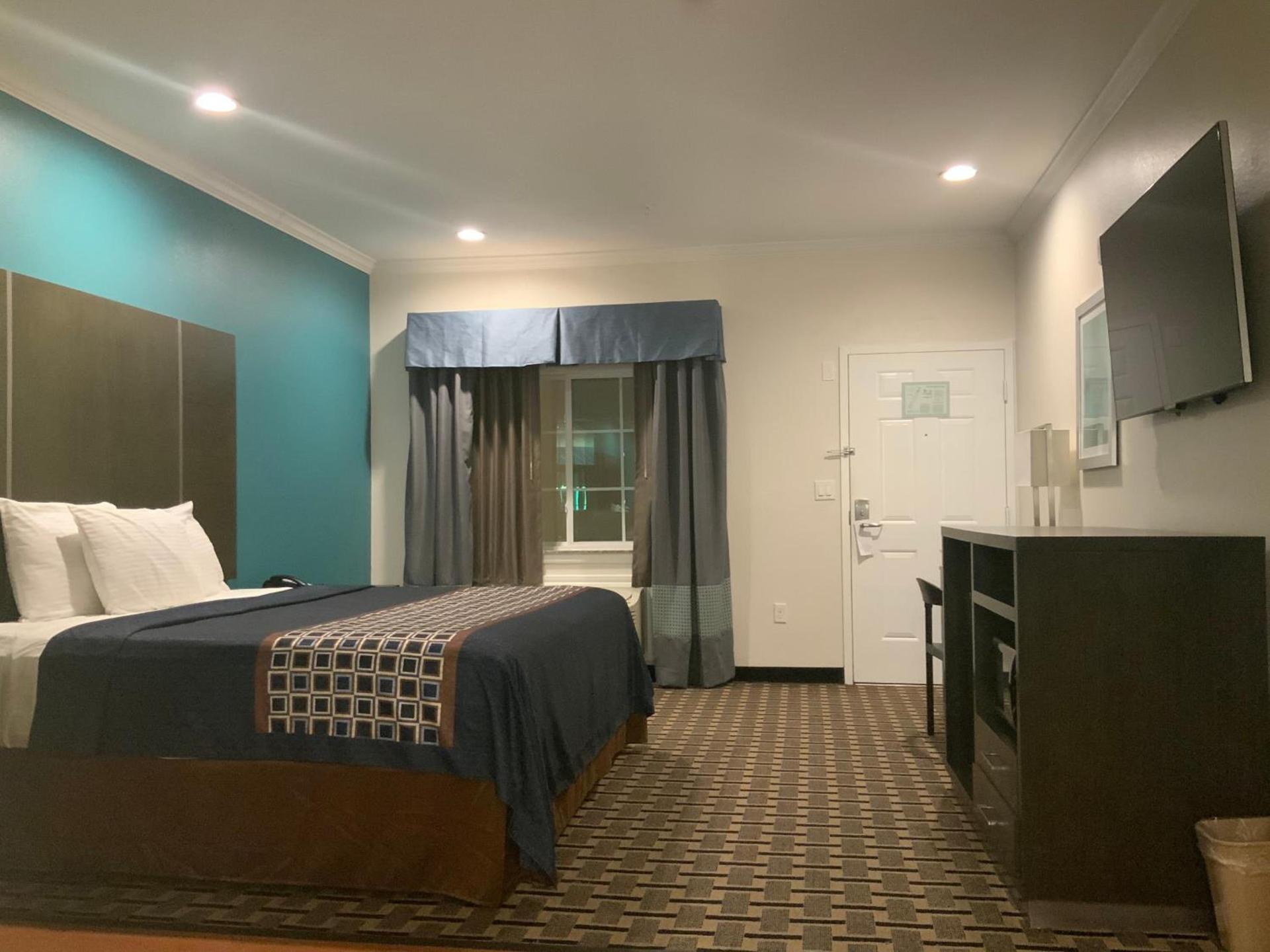 Regency Inn & Suites- NW Houston photo 10