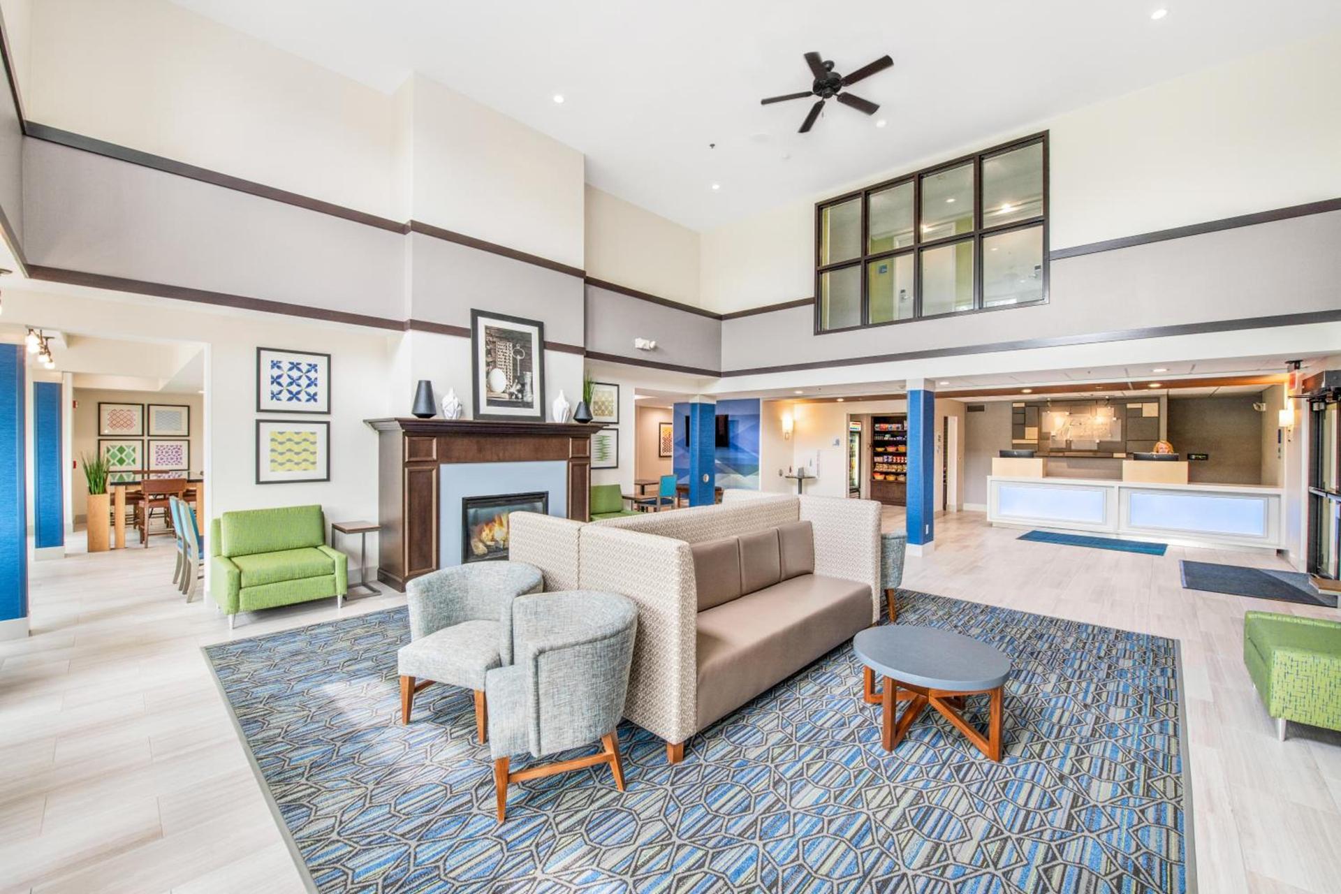Holiday Inn Express - Delafield by IHG photo 7