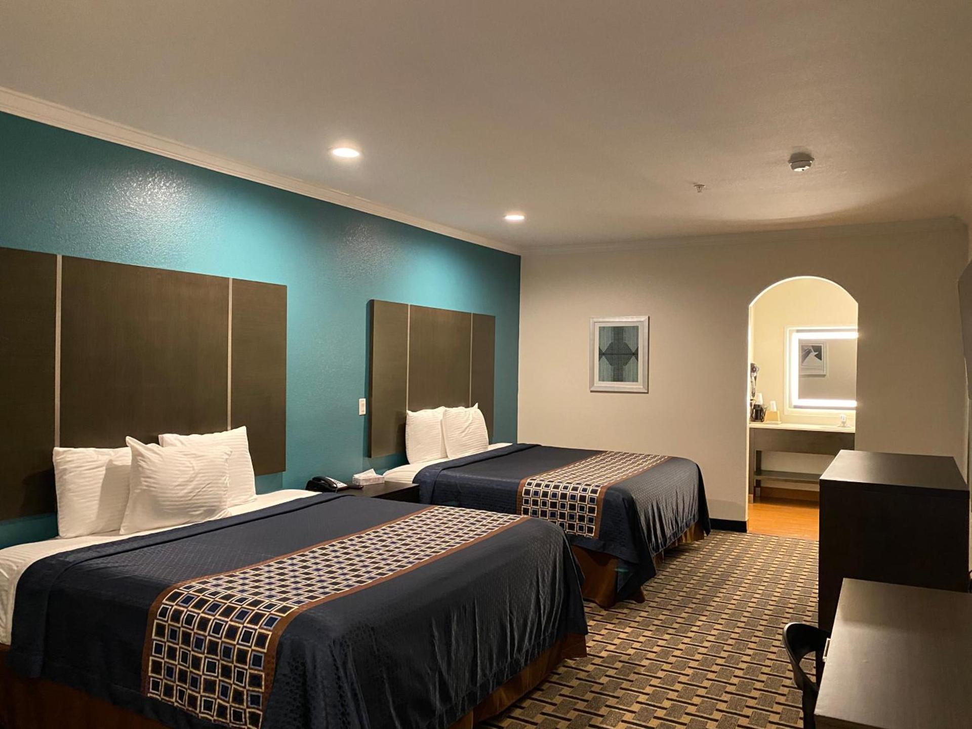 Regency Inn & Suites- NW Houston photo 7