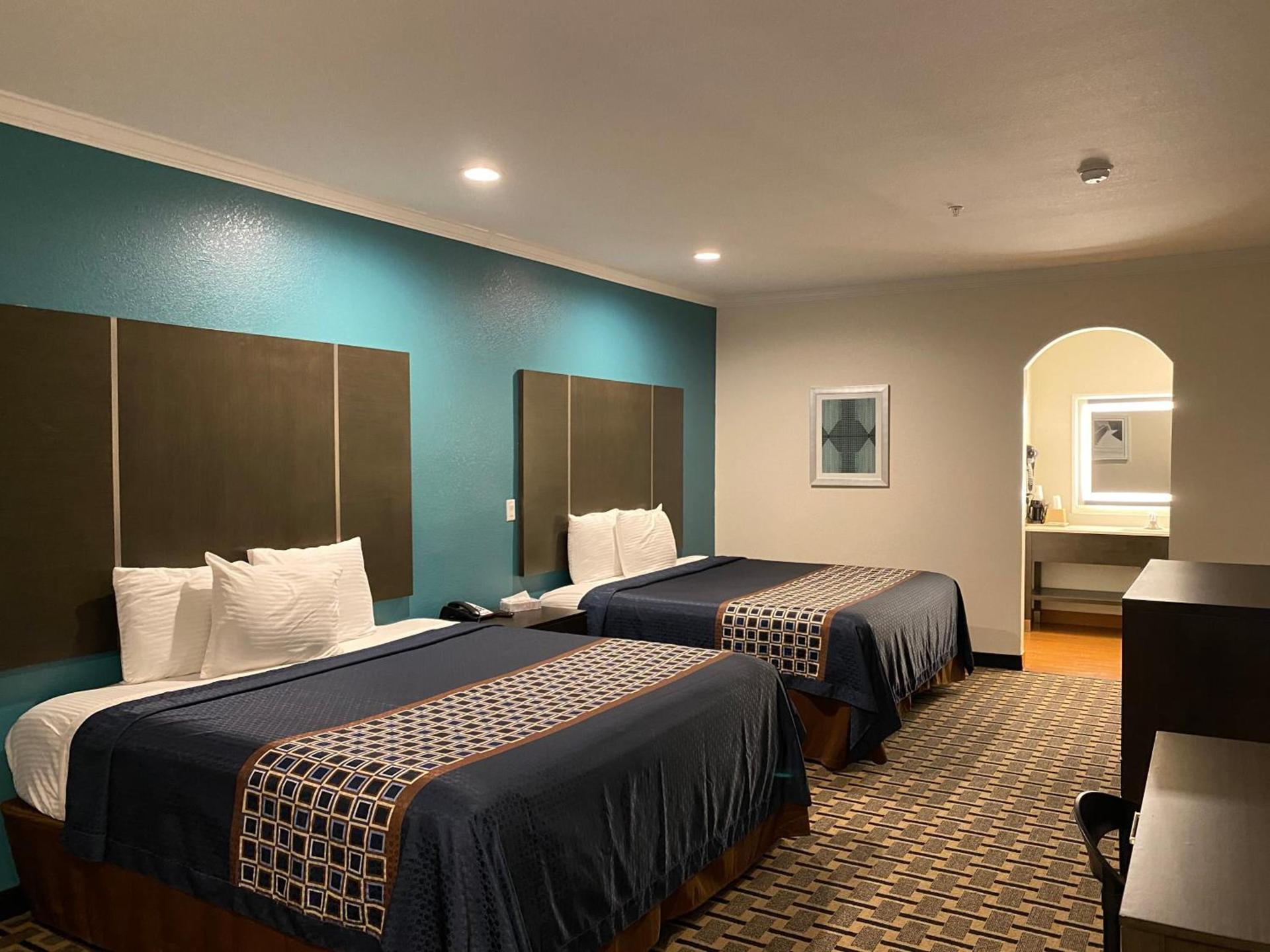 Regency Inn & Suites- NW Houston photo 6