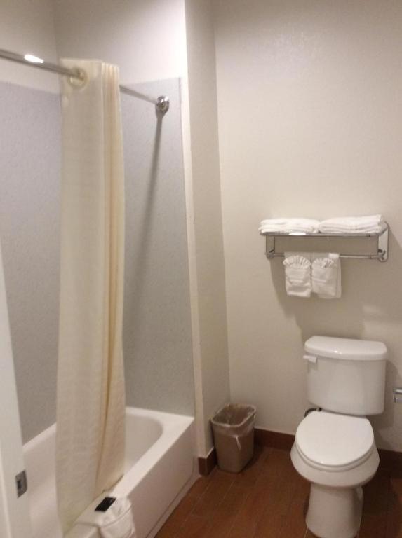 Regency Inn & Suites- NW Houston photo 4