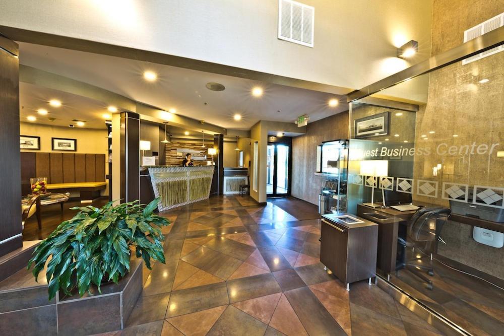 Hotel Strata photo 3