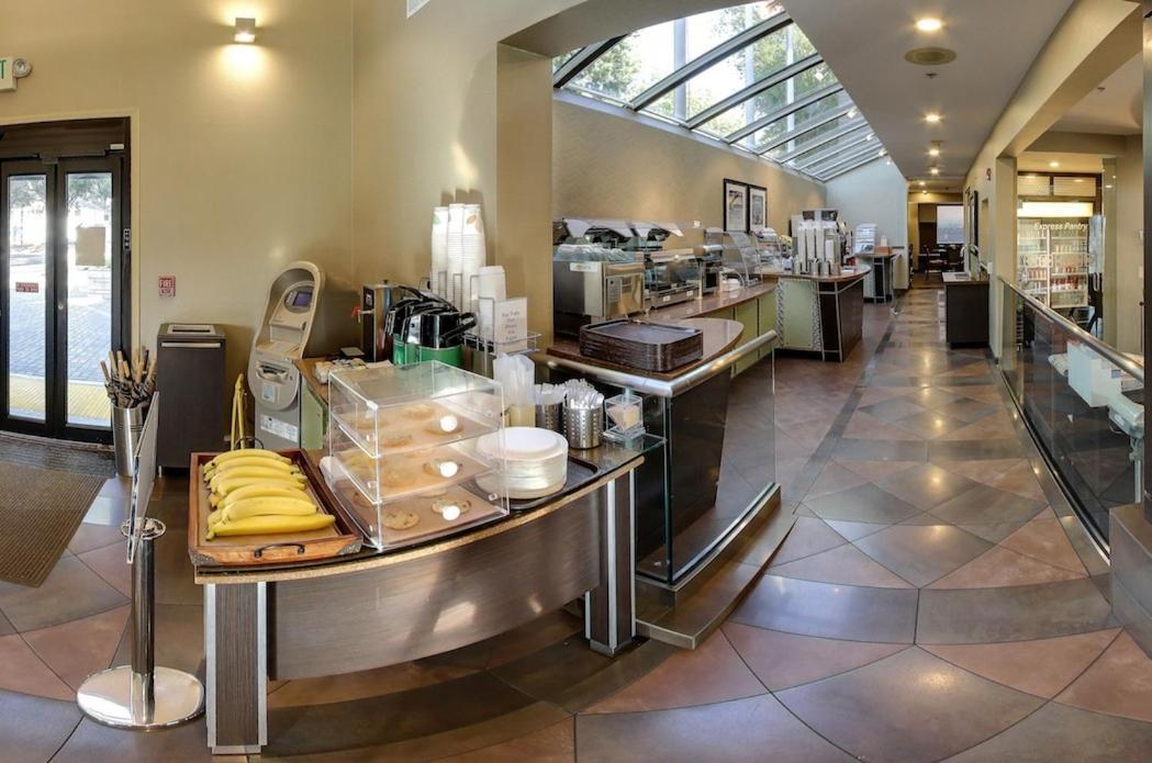 Hotel Strata photo 5