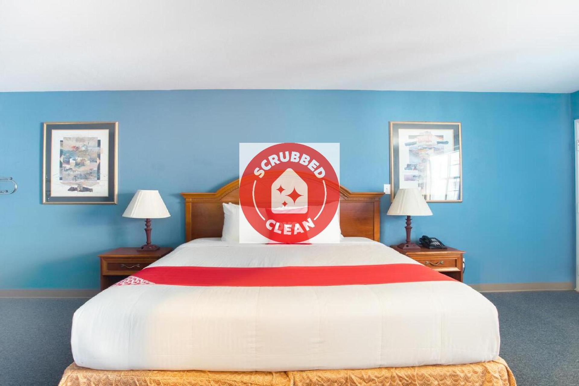 Rodeway Inn photo 15