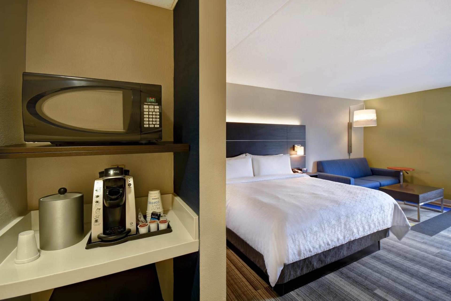 Holiday Inn Express & Suites Allentown-Dorney Park Area by IHG photo 34