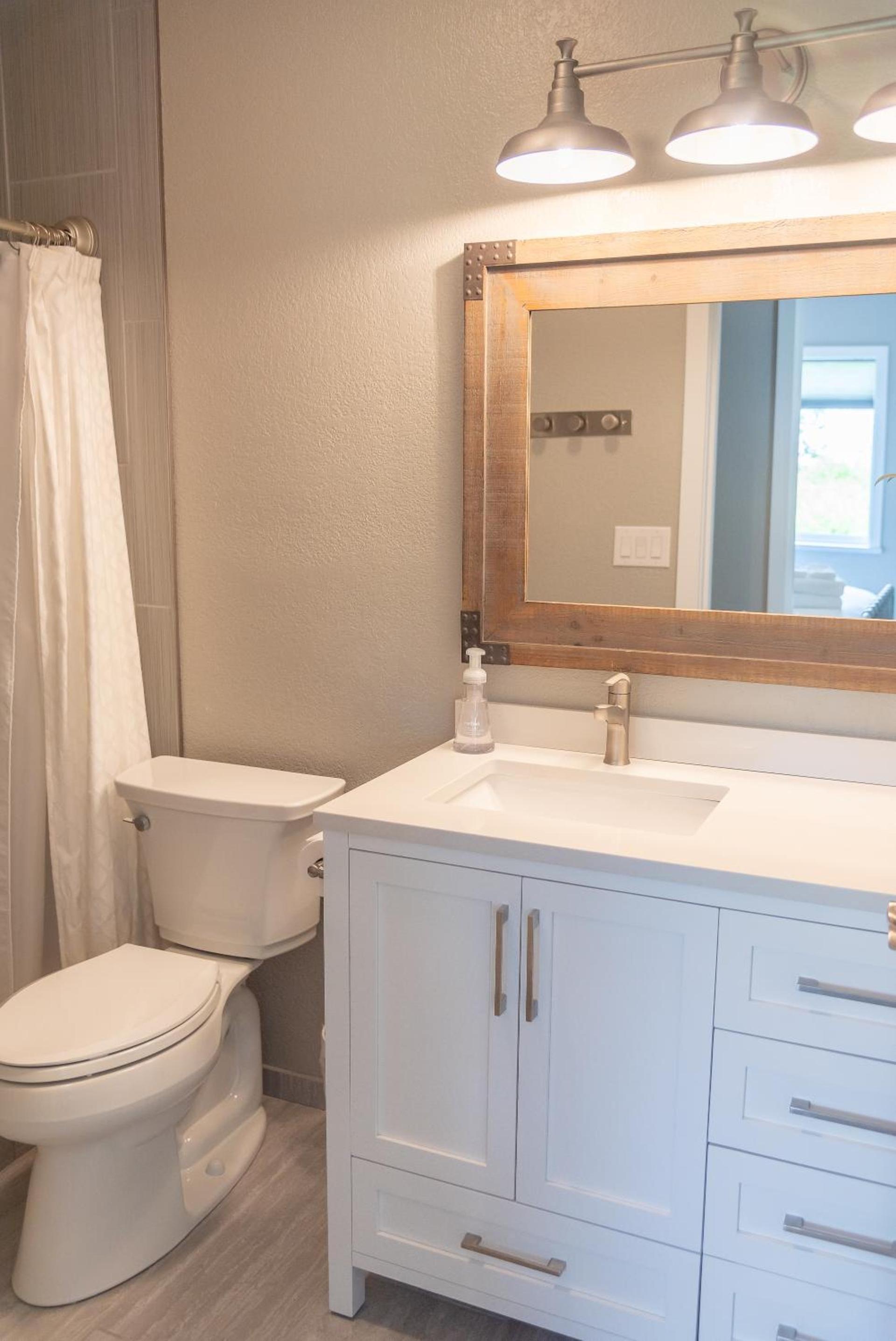 Colony Suites photo 36