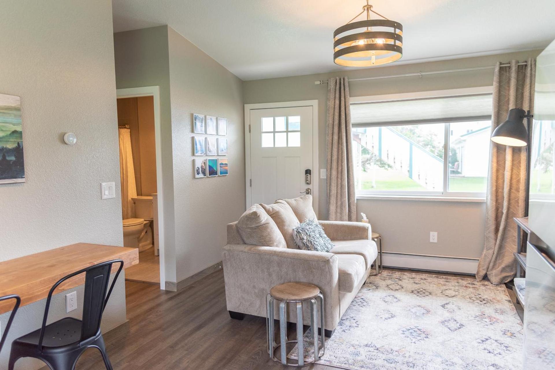Colony Suites photo 90
