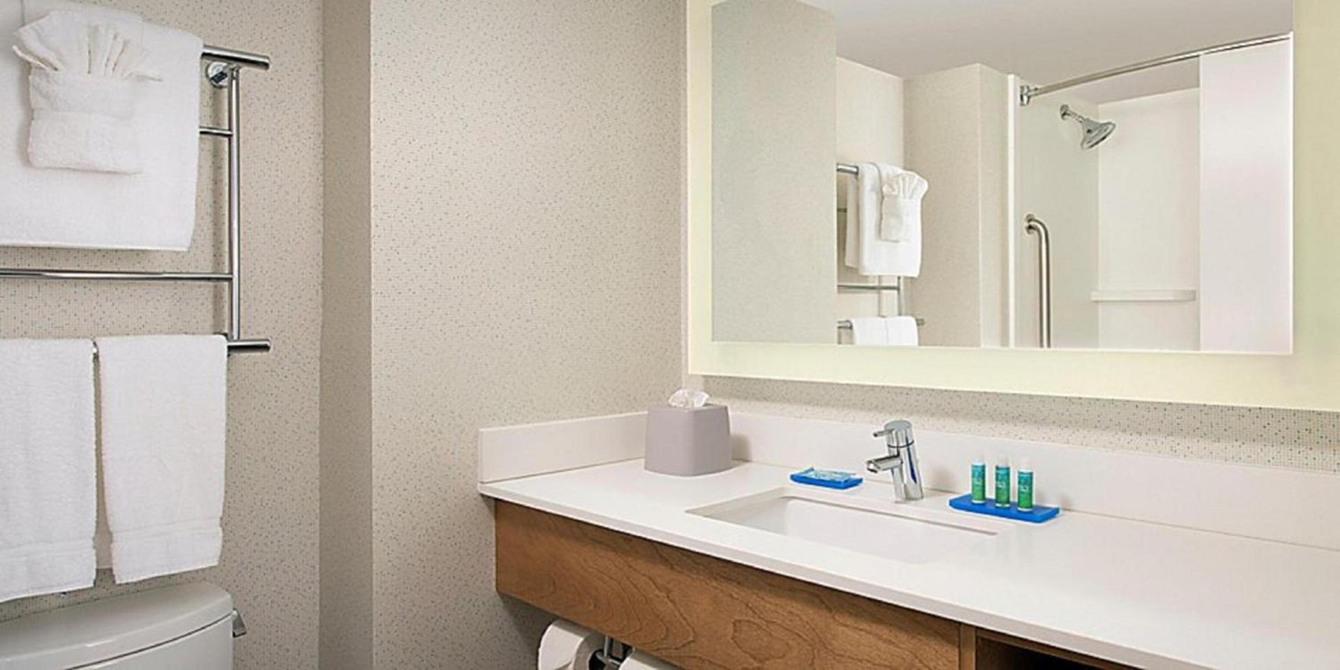 Holiday Inn Express Chesapeake - Norfolk by IHG photo 12