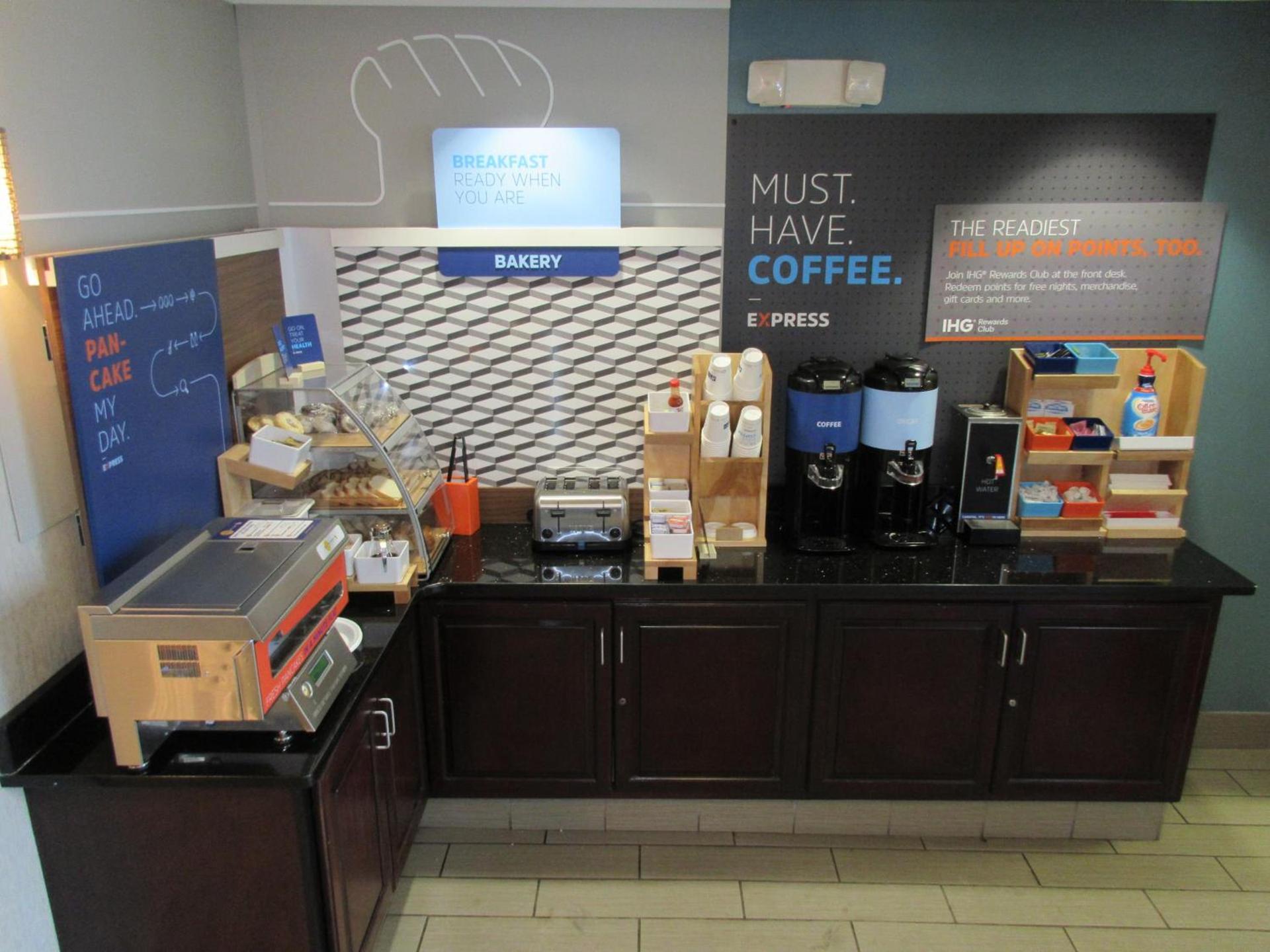 Holiday Inn Express Hotel & Suites Youngstown - North Lima/Boardman by IHG photo 22