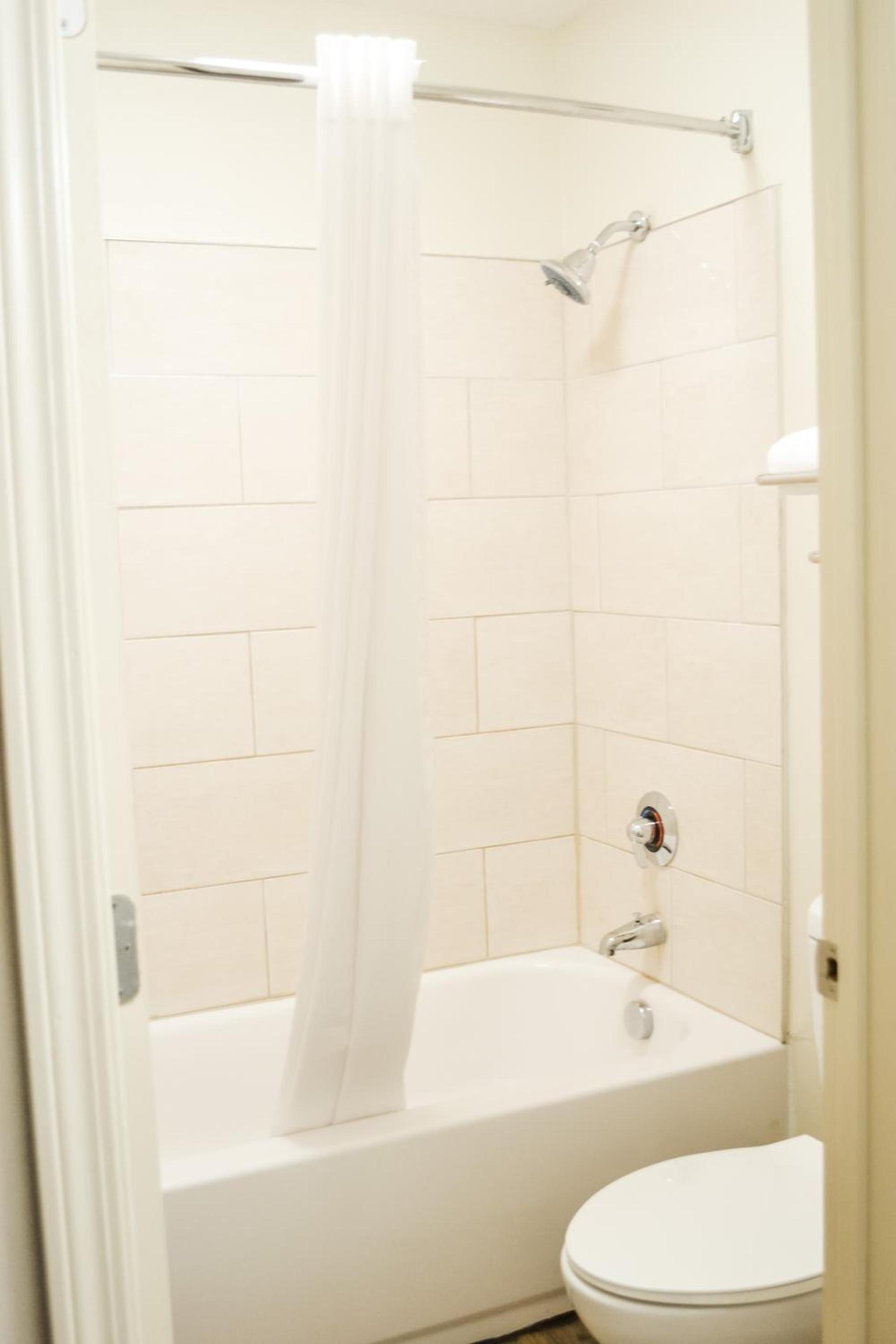 SureStay Hotel by Best Western Bowling Green North photo 25