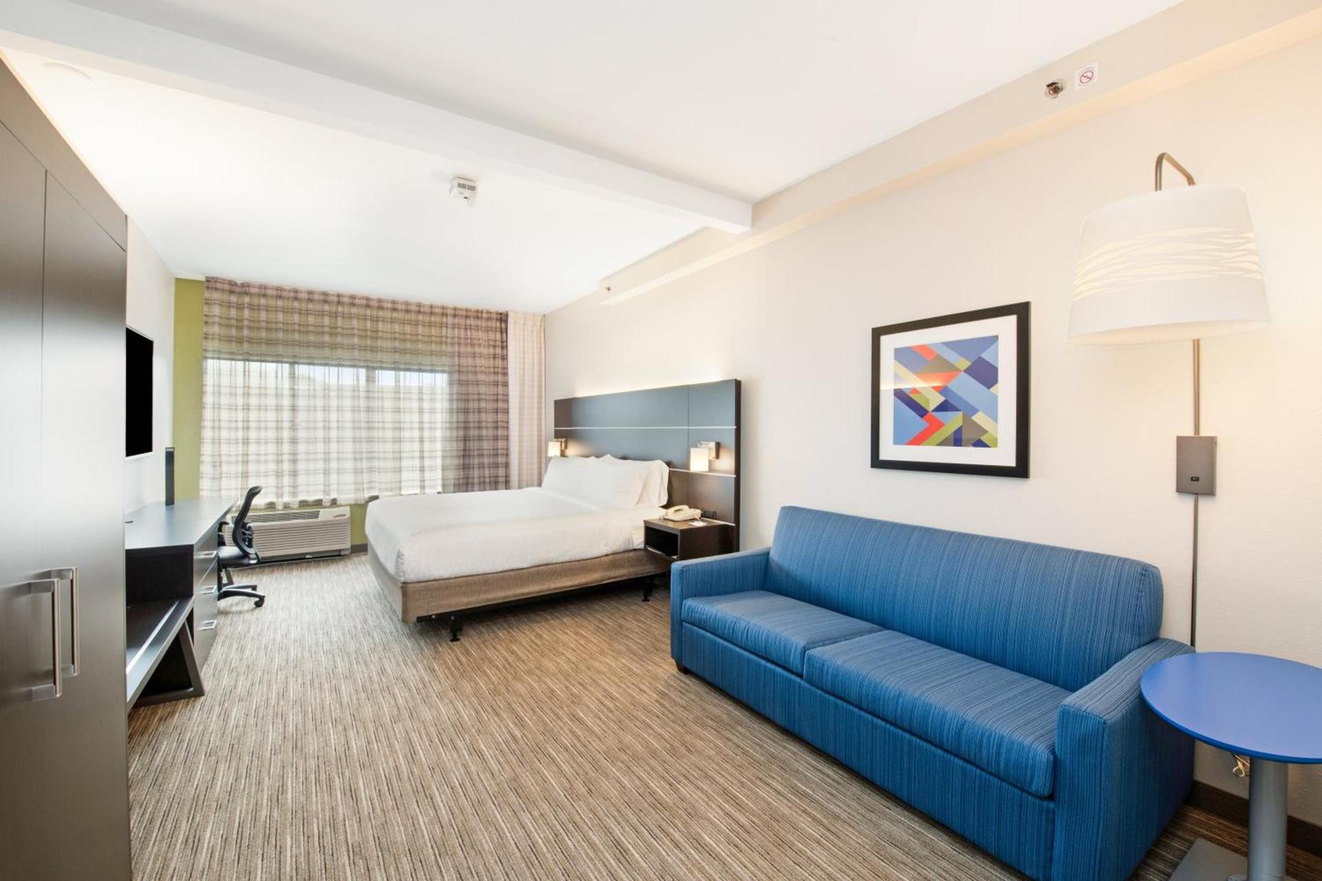 Holiday Inn Express - Delafield by IHG photo 2
