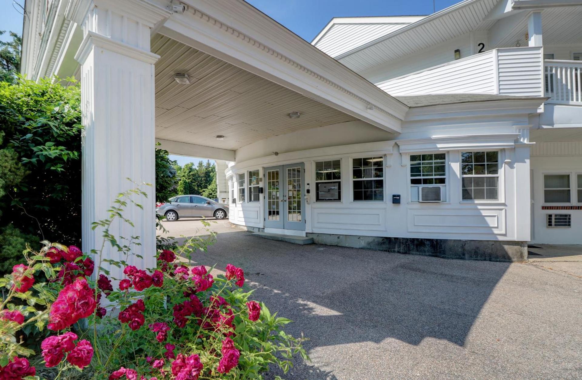 Hamilton Village Inn photo 6