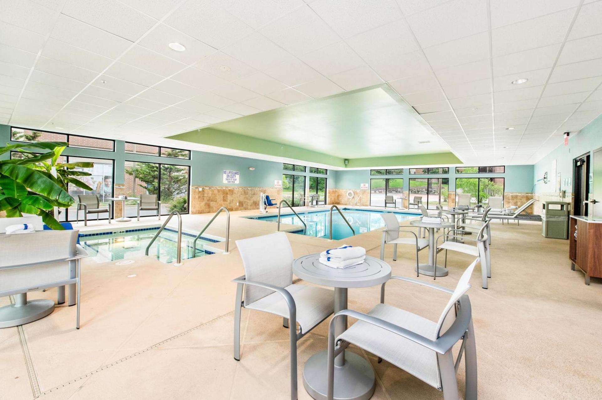 Holiday Inn Express - Delafield by IHG photo 21