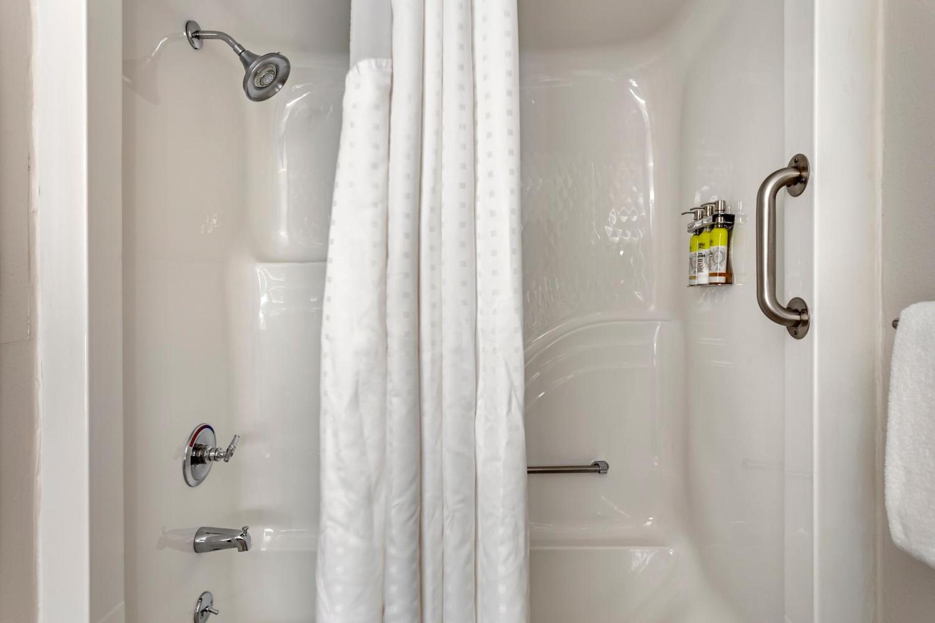 Holiday Inn Express Branson- Green Mountain Drive by IHG photo 43