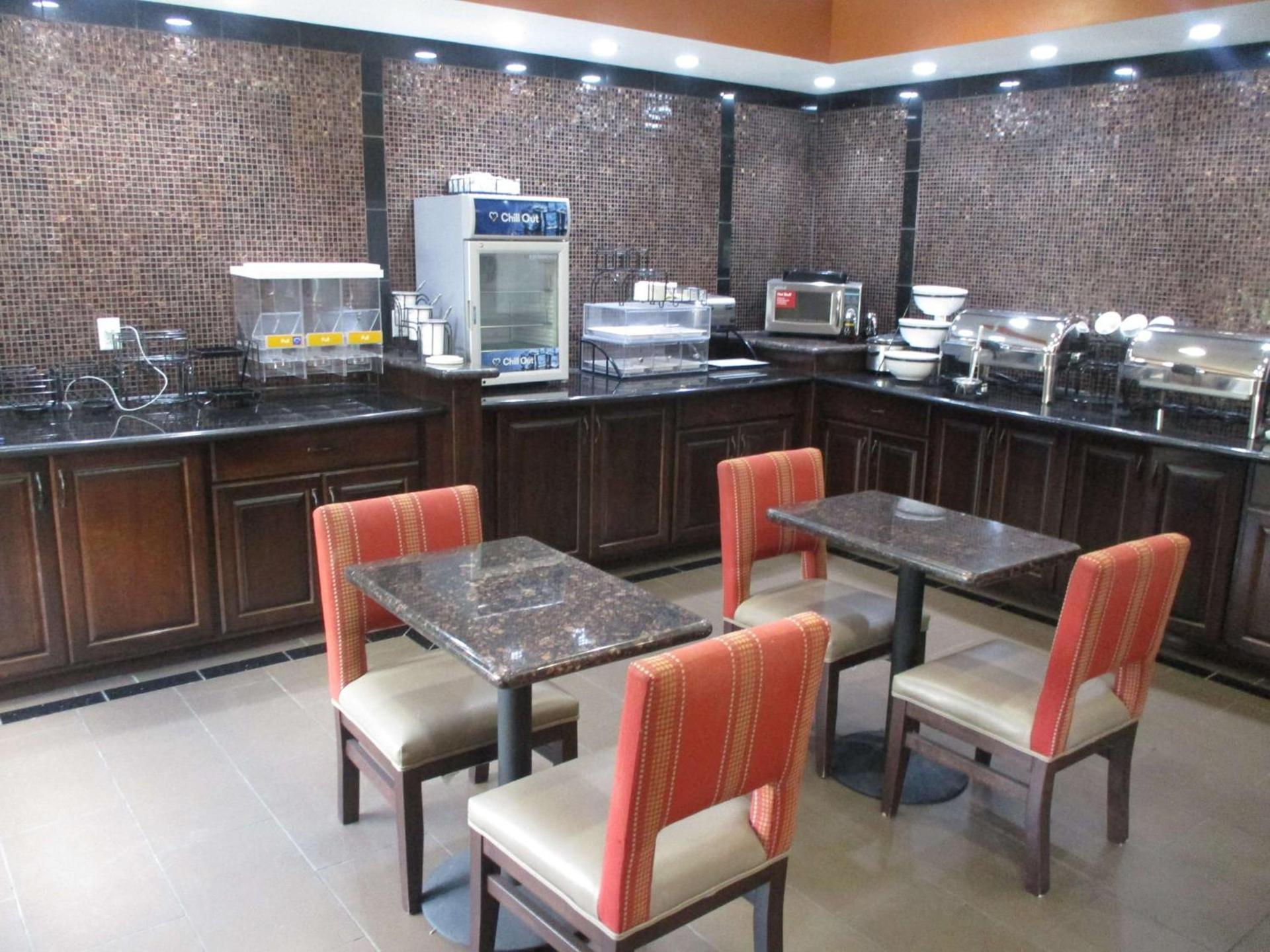 Best Western Emporia Inn photo 9