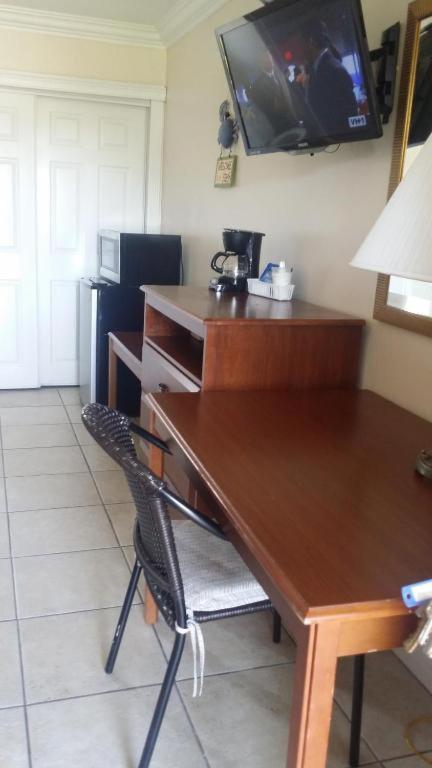 Palm Breeze Hotel photo 18