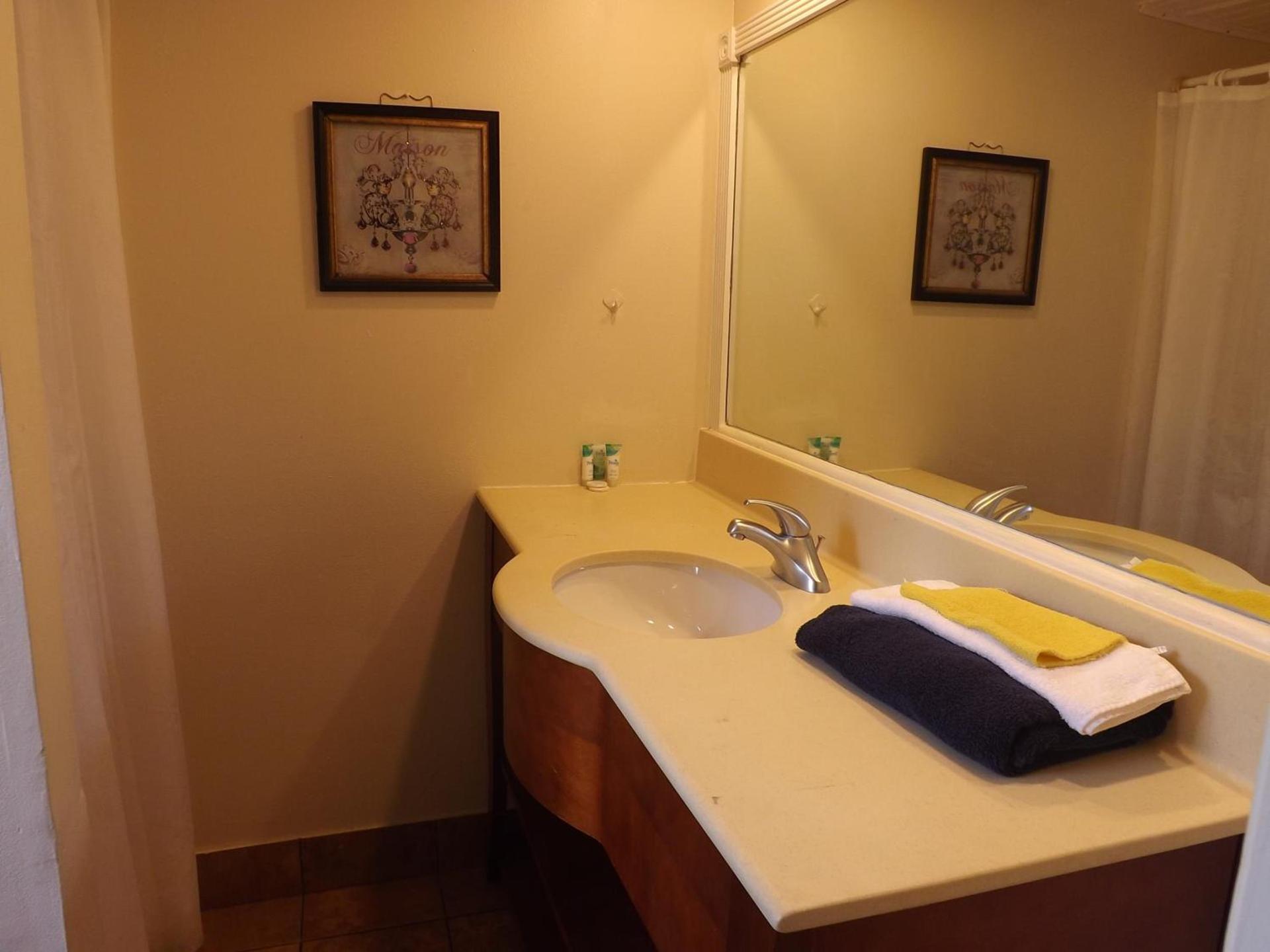 Palm Breeze Hotel photo 9