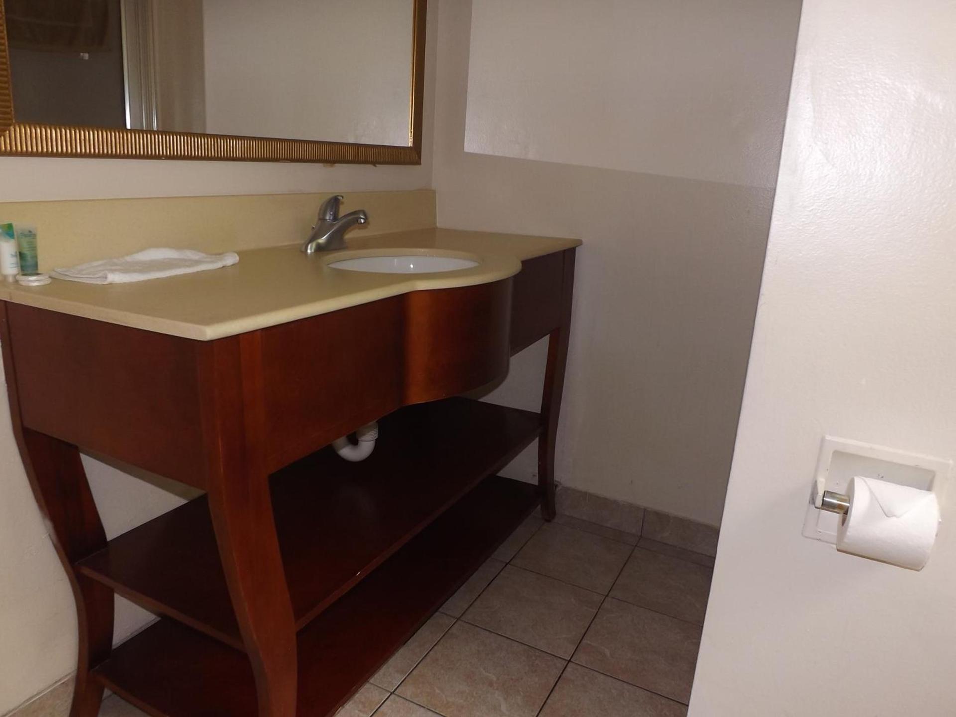 Palm Breeze Hotel photo 22