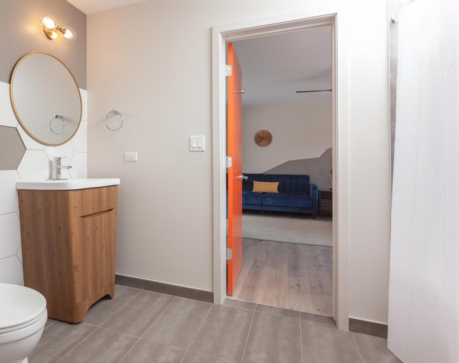 4411 Inn & Suites photo 28