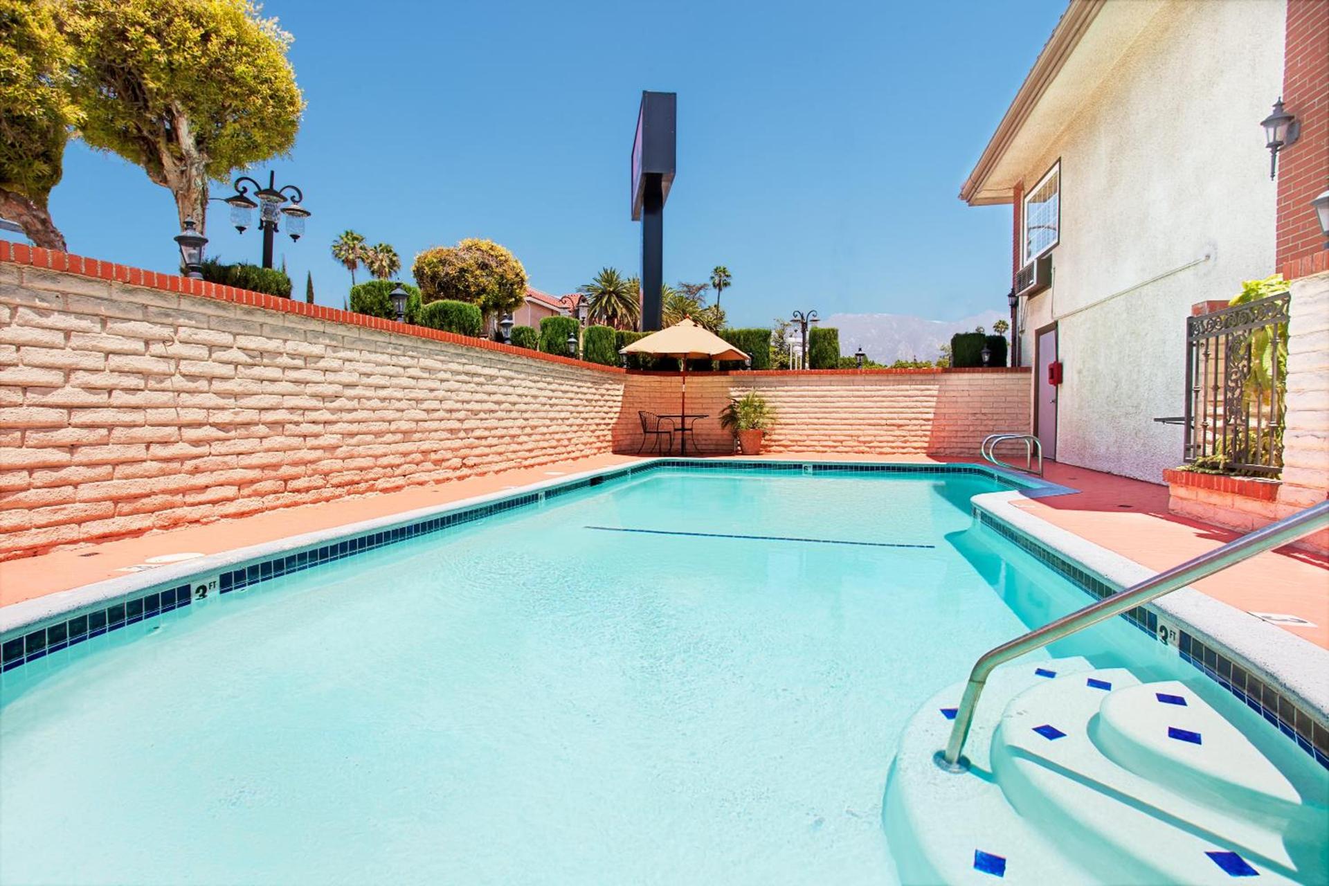 Ramada by Wyndham Pasadena photo 7