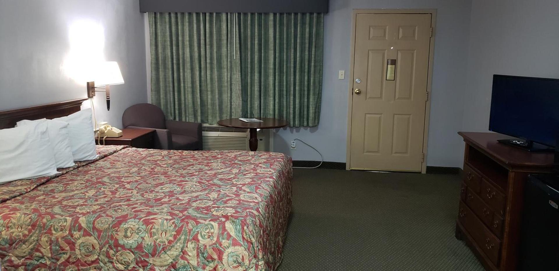 Swiss Village Inn photo 13