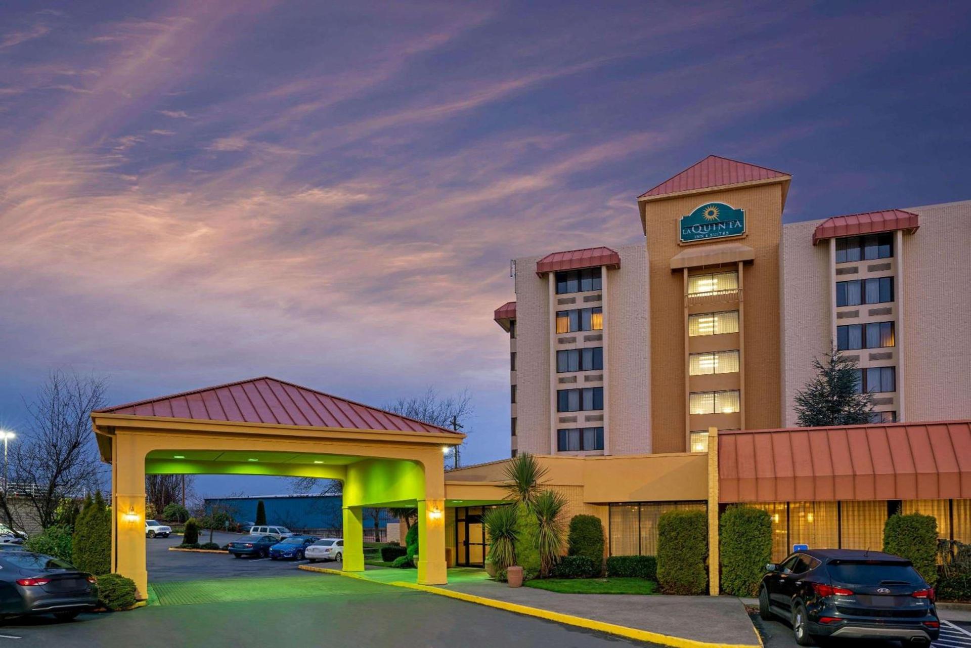 La Quinta by Wyndham Tacoma - Seattle photo 6