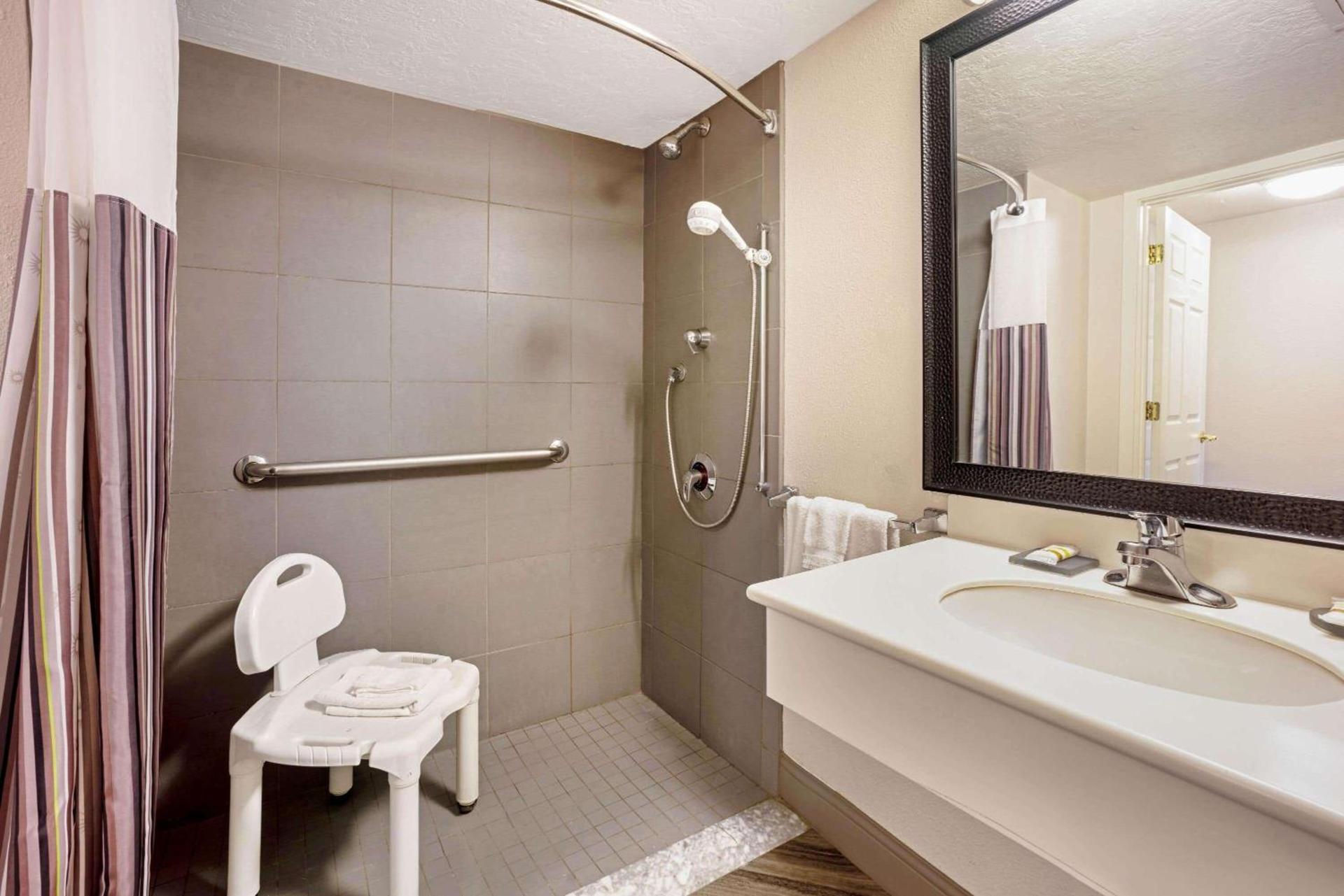 La Quinta by Wyndham Tacoma - Seattle photo 11