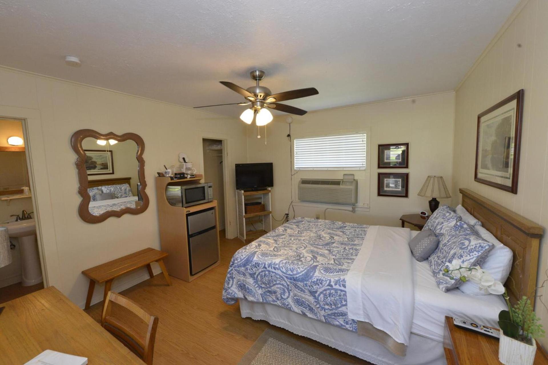 Shiner Country Inn photo 17