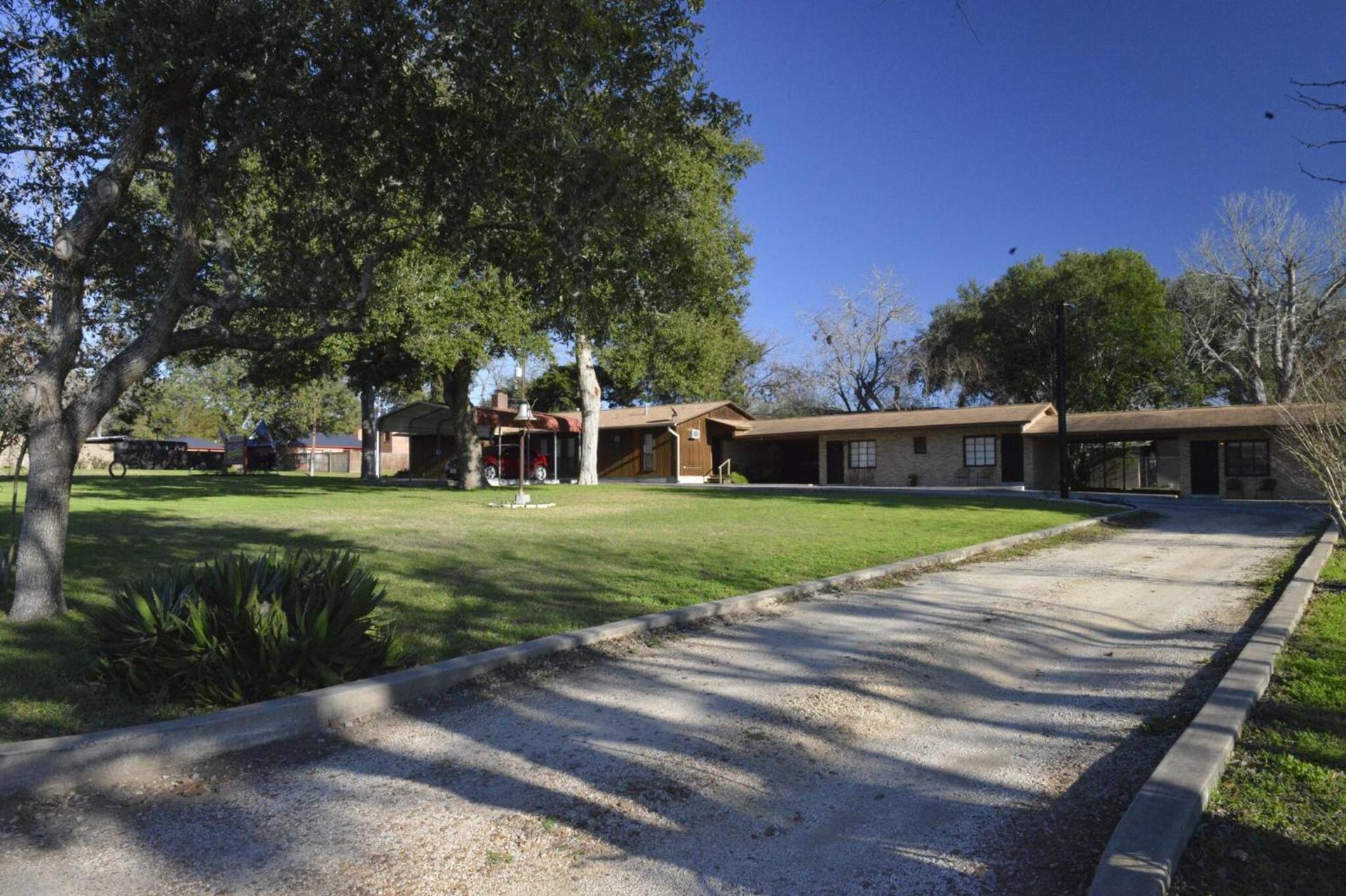 Shiner Country Inn photo 13