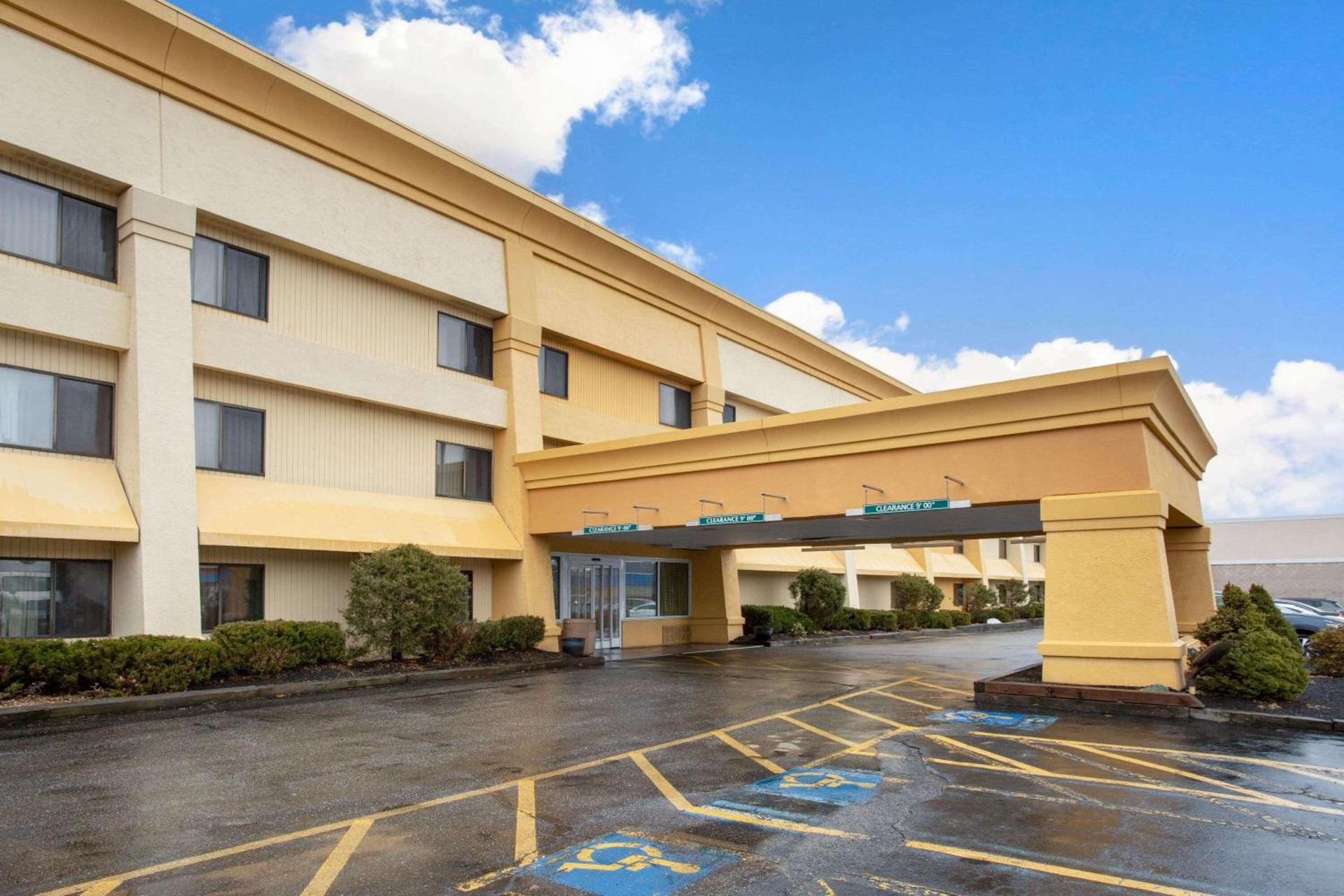 La Quinta Inn by Wyndham Auburn Worcester photo 5