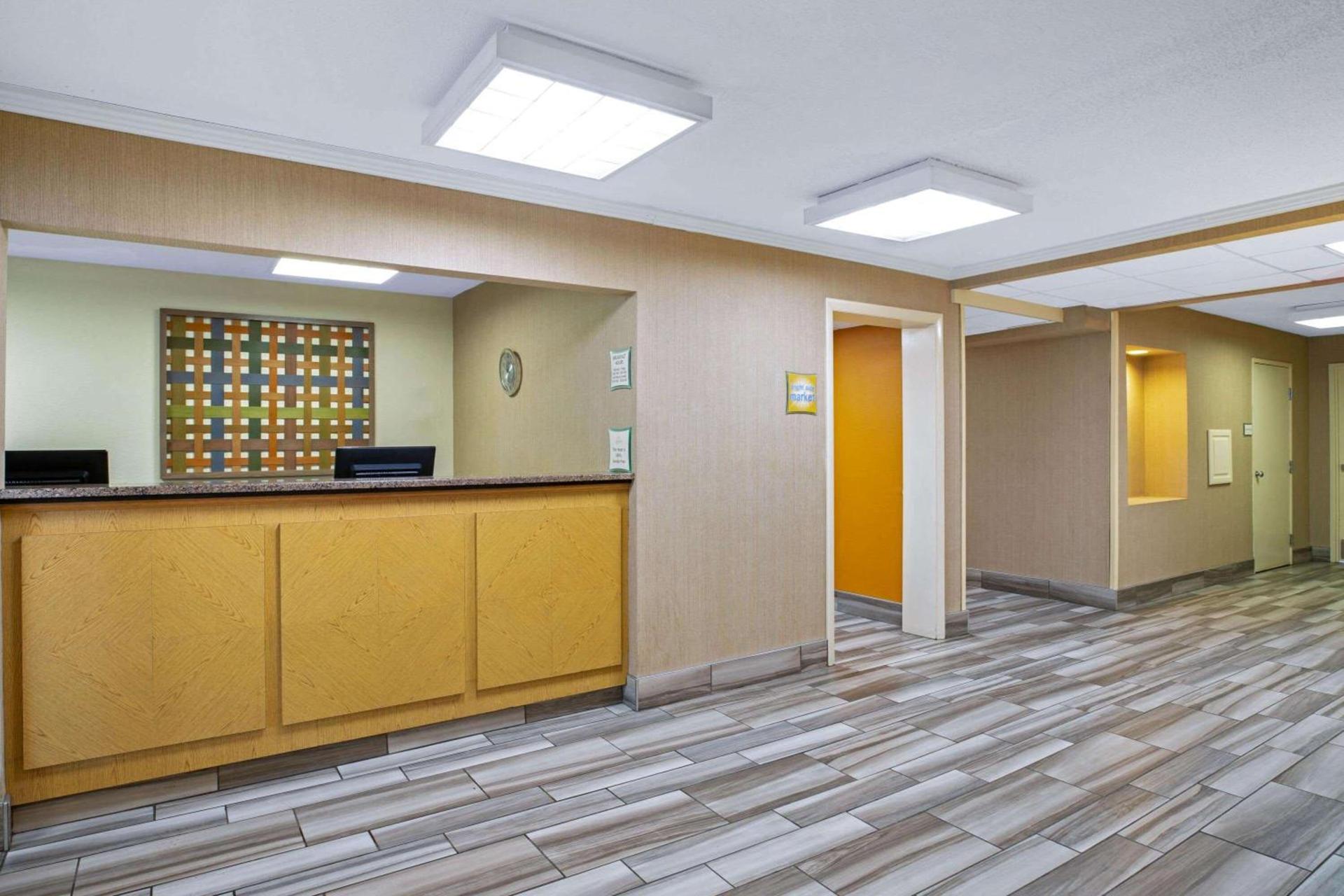 La Quinta Inn by Wyndham Auburn Worcester photo 9