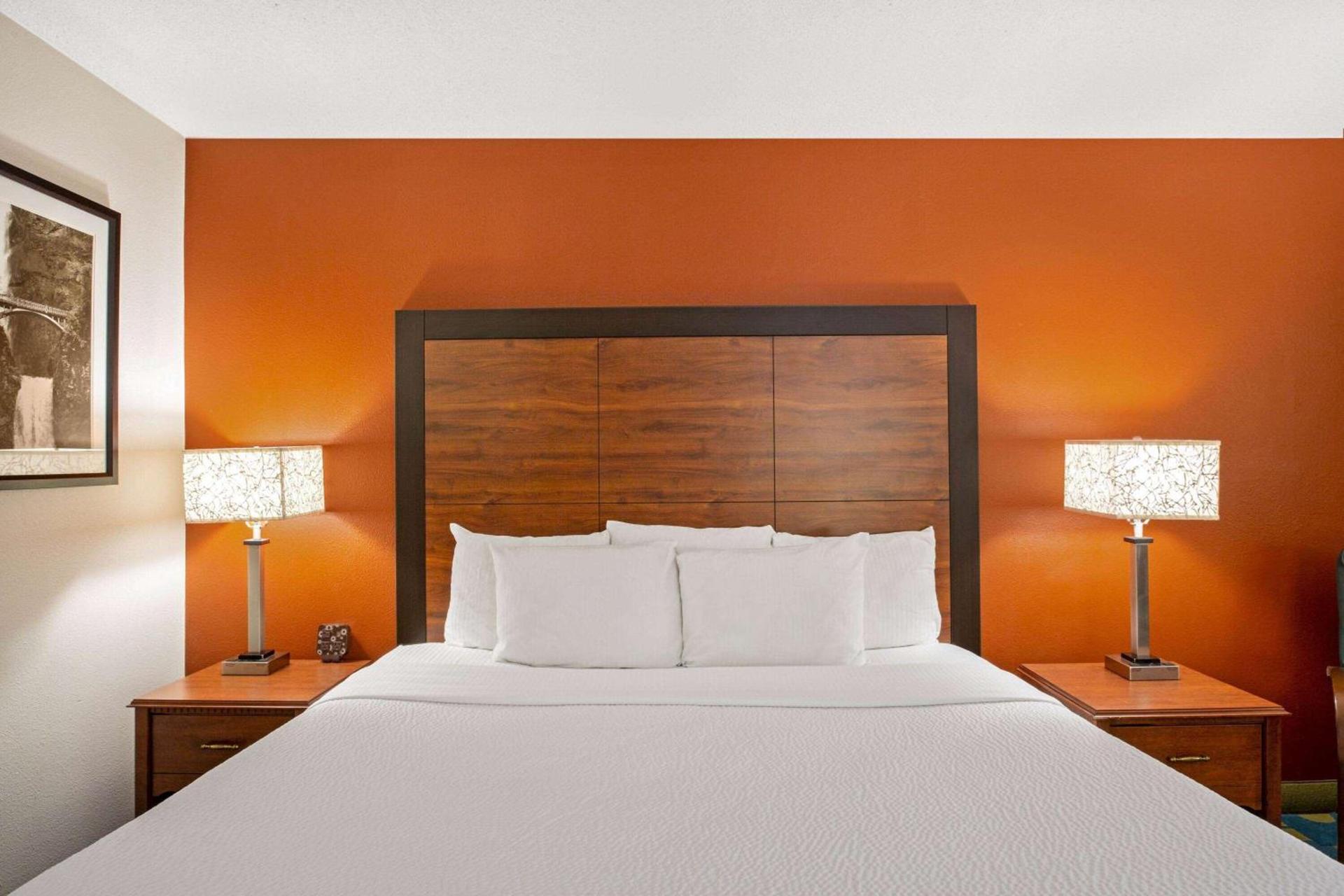 La Quinta Inn by Wyndham Auburn Worcester photo 12