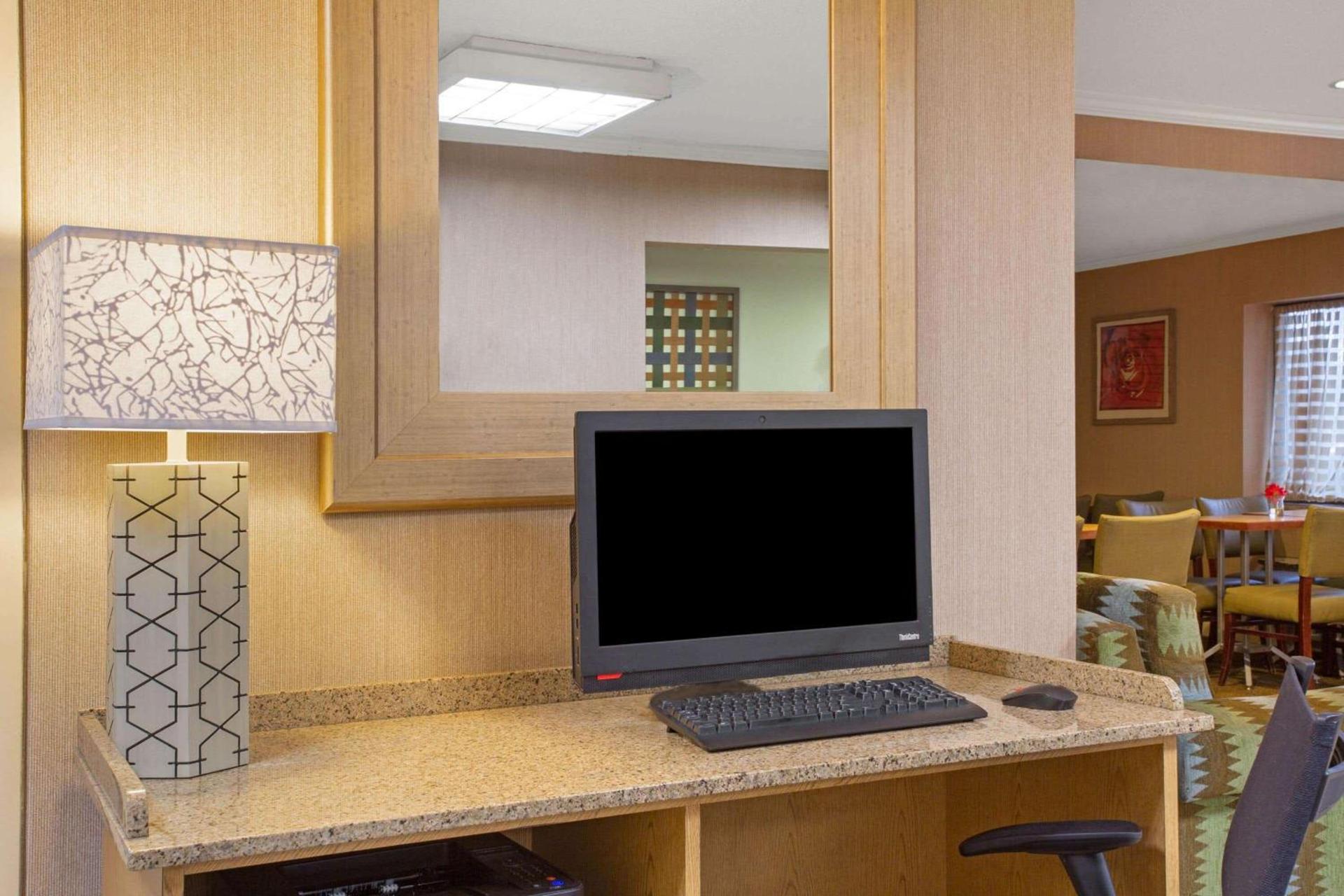 La Quinta Inn by Wyndham Auburn Worcester photo 28