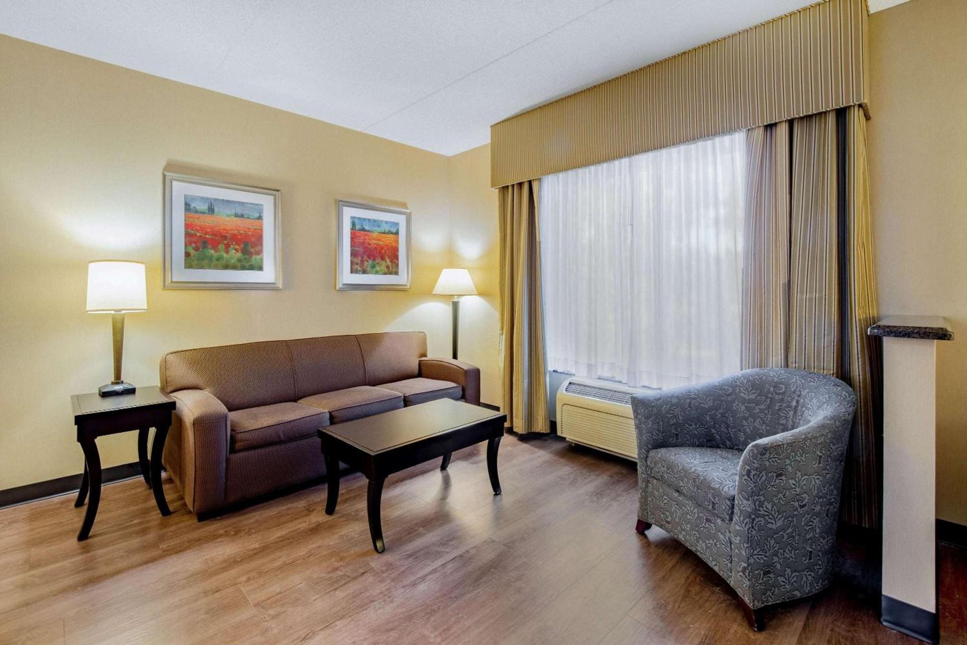 La Quinta Inn & Suites Bel Air I-95 Exit 77A photo 15