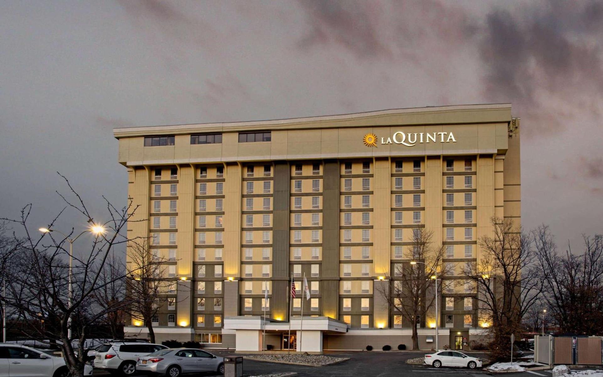 La Quinta by Wyndham Springfield photo 4