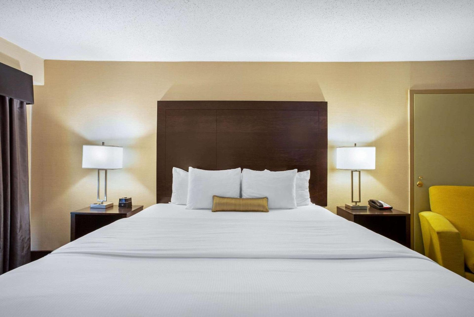 La Quinta by Wyndham Springfield photo 13