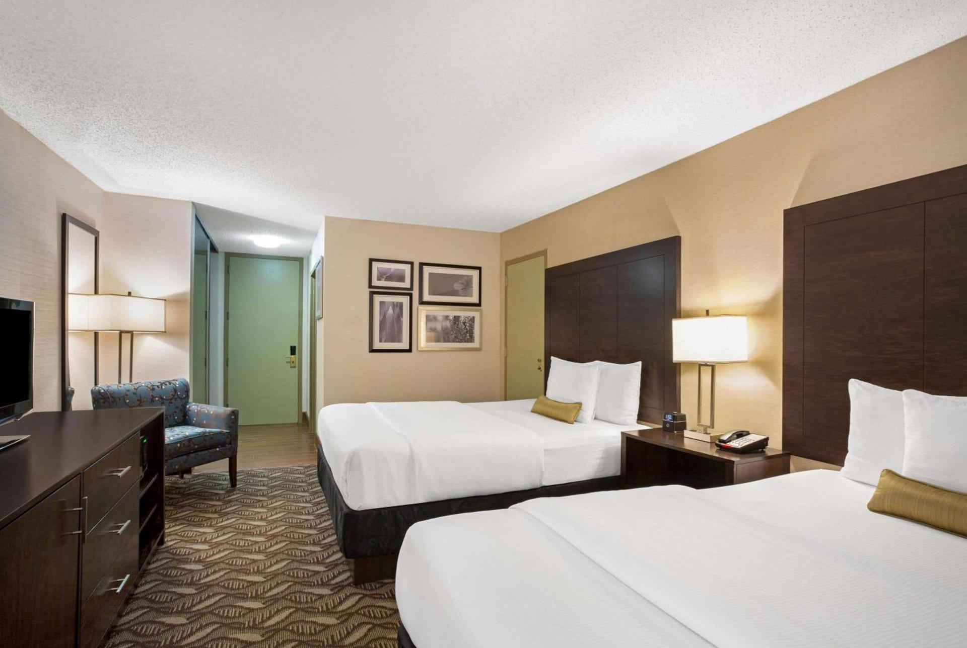 La Quinta by Wyndham Springfield photo 15