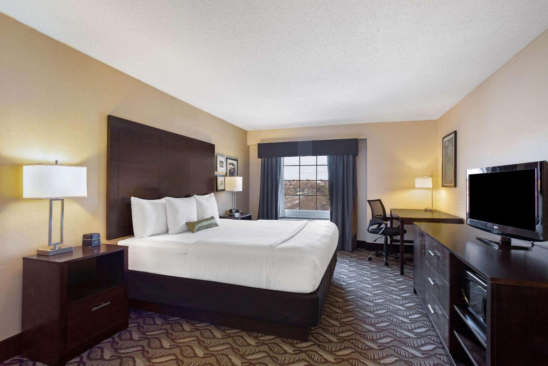La Quinta by Wyndham Springfield photo 16