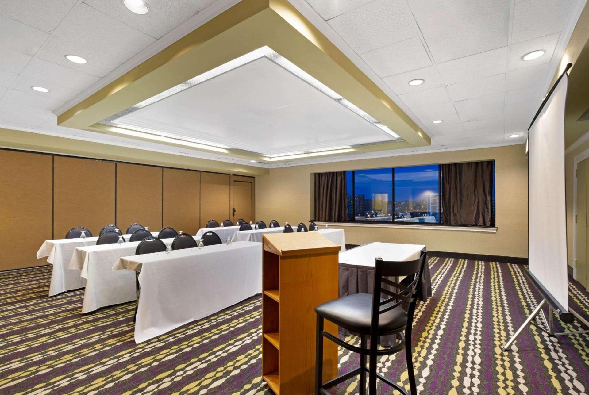 La Quinta by Wyndham Springfield photo 23