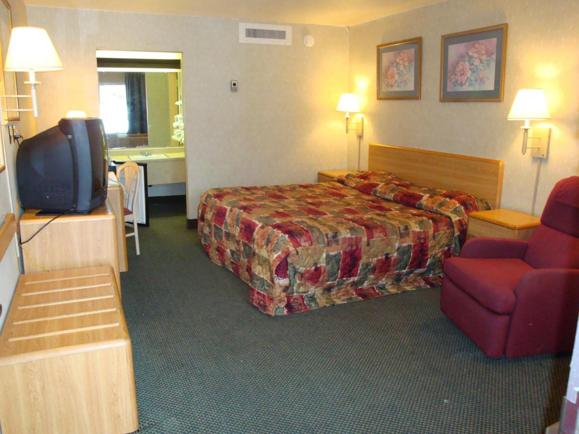 Grand Rapids Inn photo 9