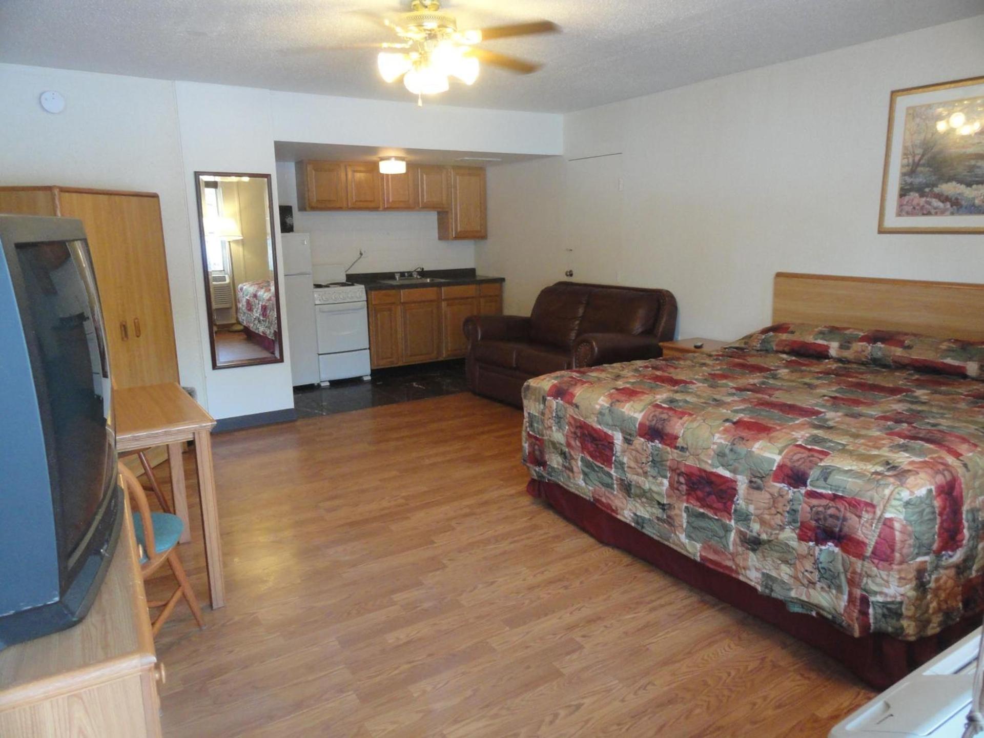 Grand Rapids Inn photo 2