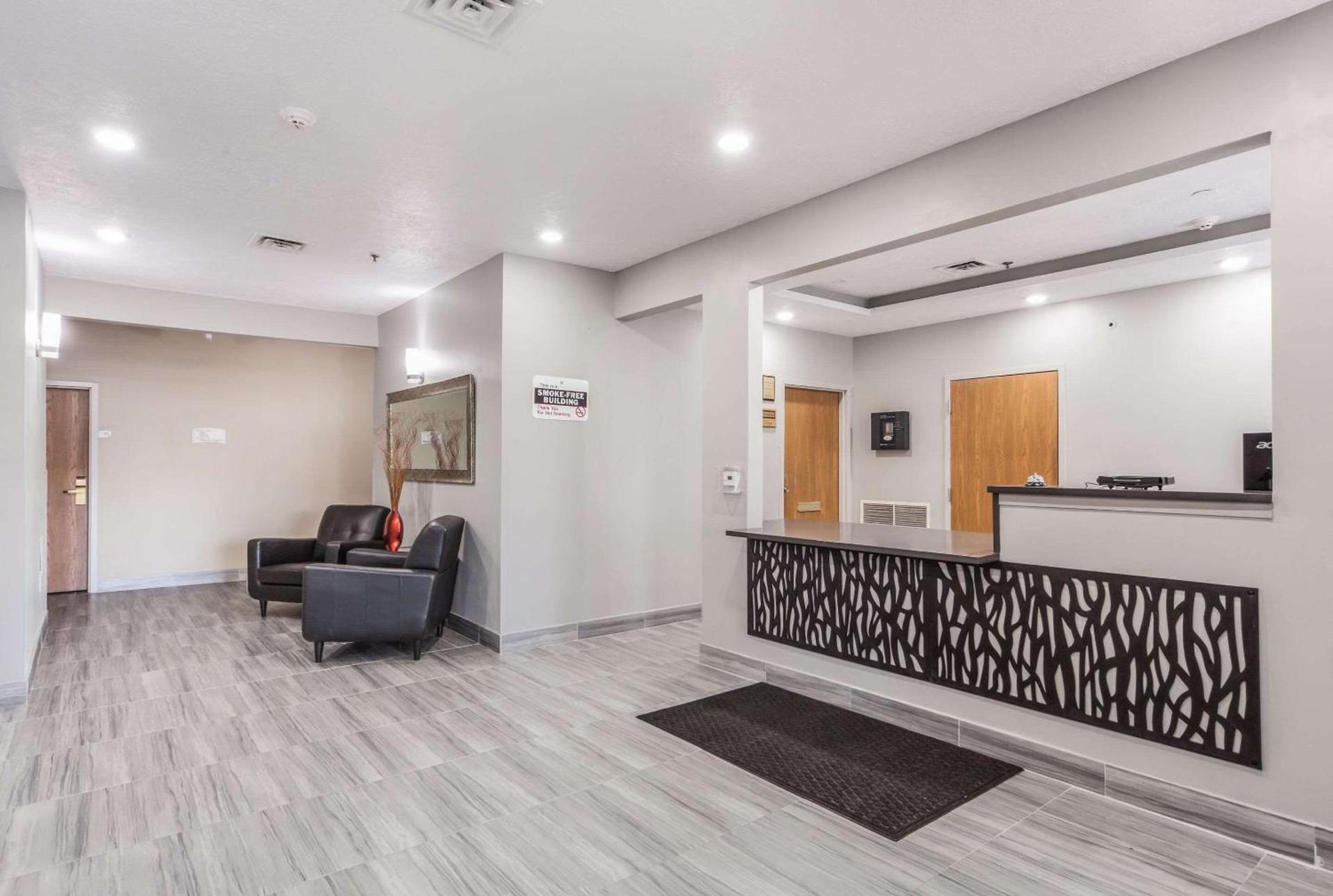 Quality Inn & Suites Omaha Chalco photo 4