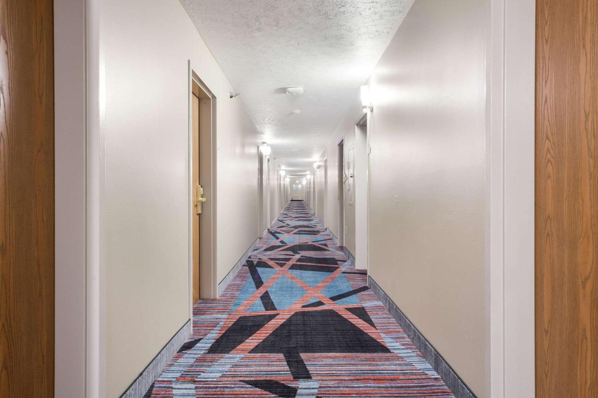 Quality Inn & Suites Omaha Chalco photo 6