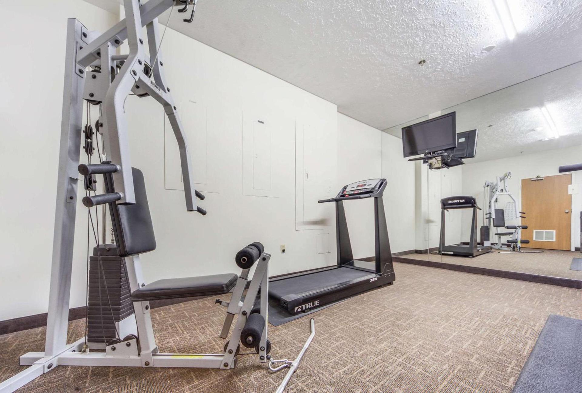 Quality Inn & Suites Omaha Chalco photo 24