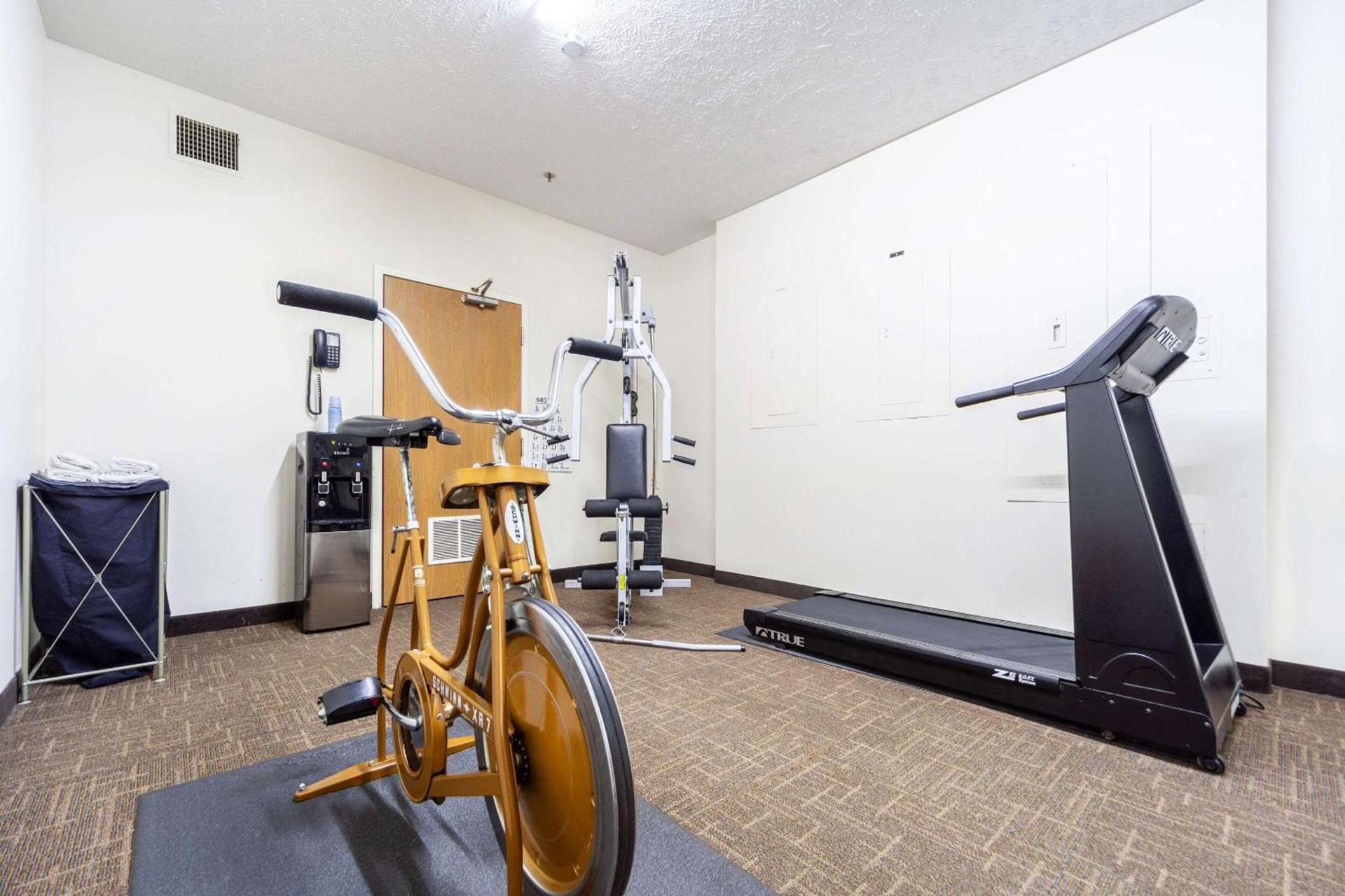 Quality Inn & Suites Omaha Chalco photo 23