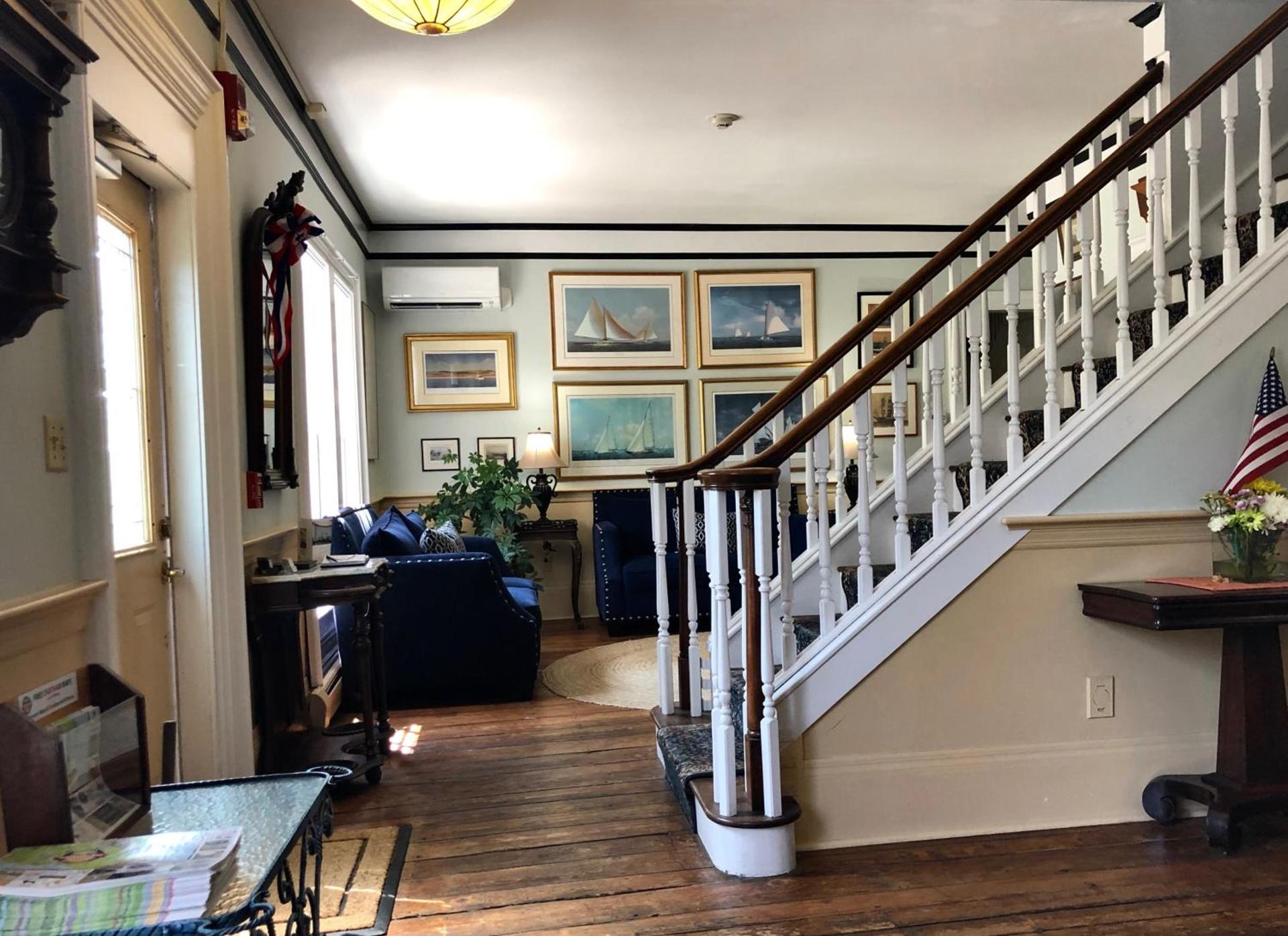 Queen Anne Inn photo 60