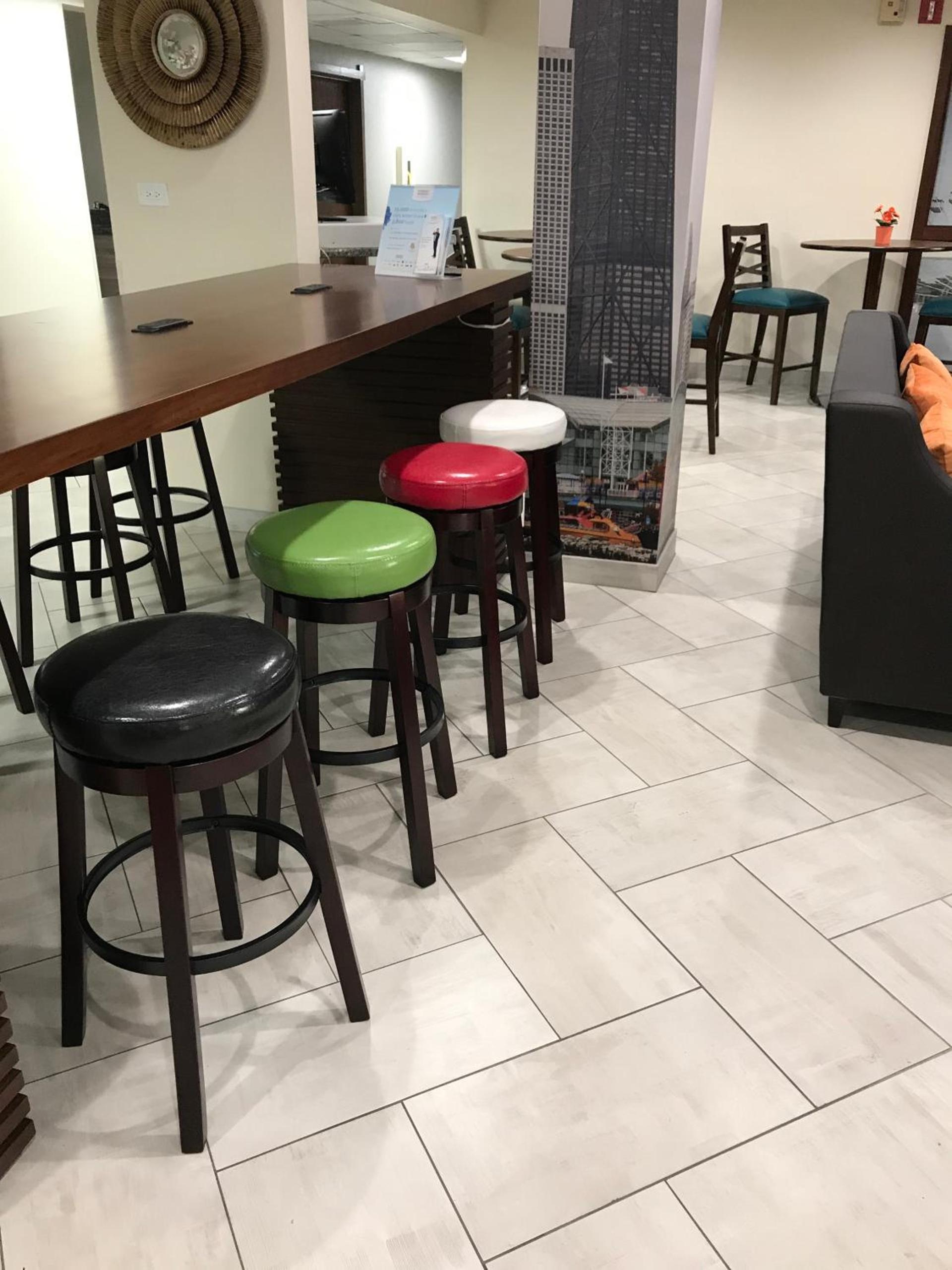 Baymont by Wyndham Chicago/Alsip photo 8