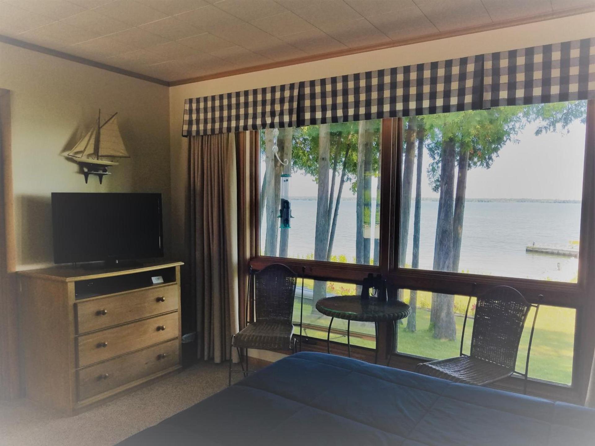 Square Rigger Harbor Motel photo 13