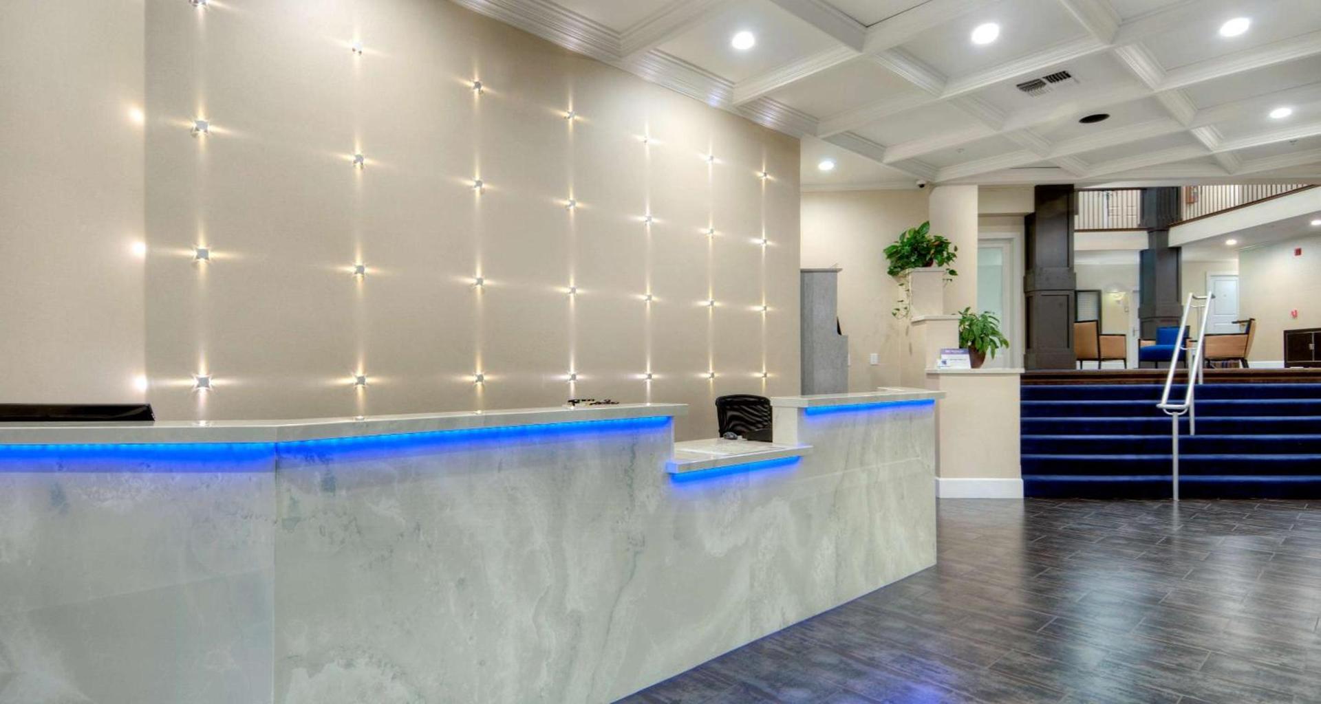 Best Western Plus Palm Court Hotel photo 26